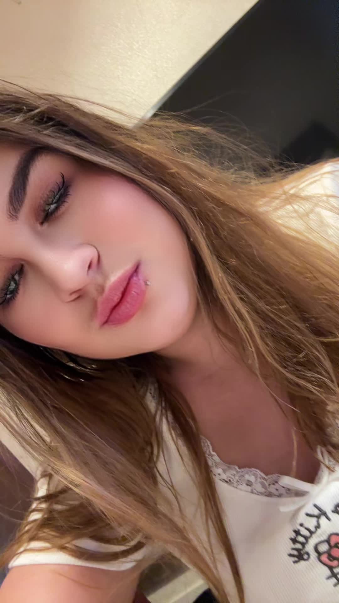 @Carla&bull;novatan