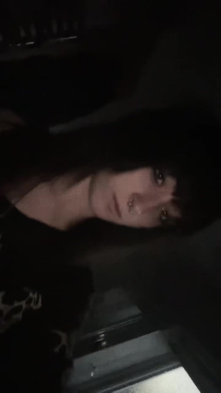 @𝔦𝔷𝔷𝔶🦇