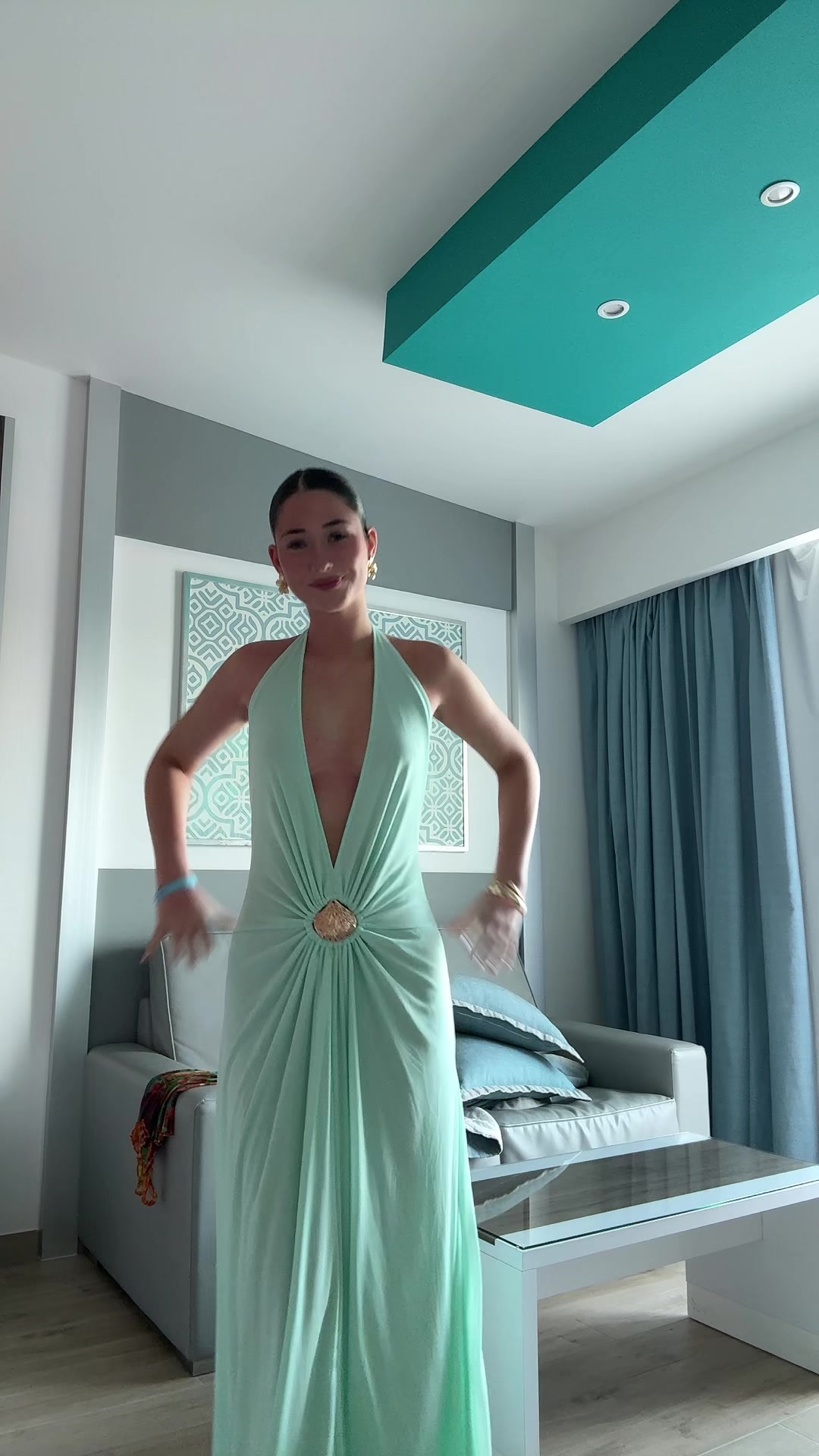 @lizzyT