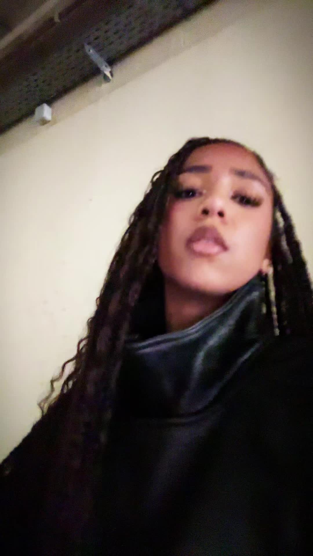 @𝐍 𝐄 𝐋 𝐋&rsquo;👁️&zwj;🗨️