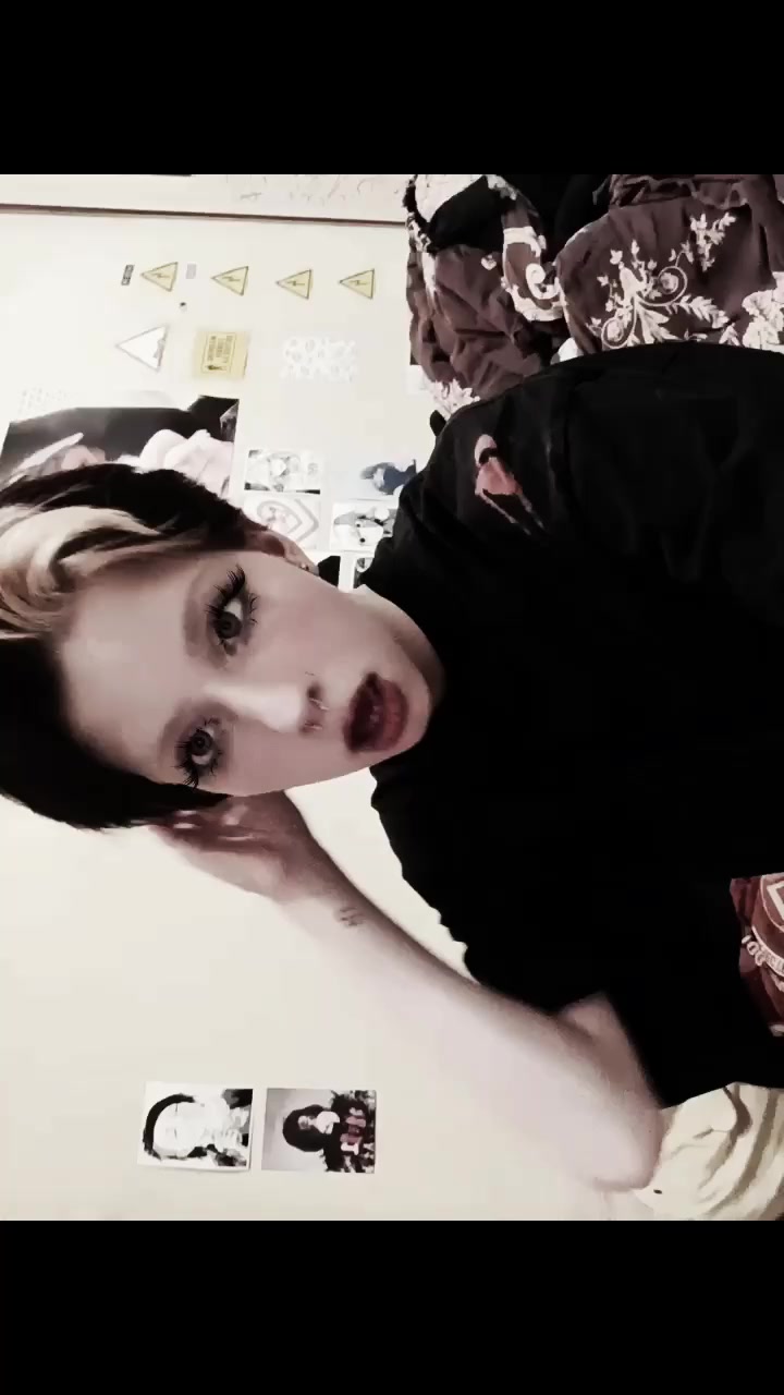 @кто я?👹