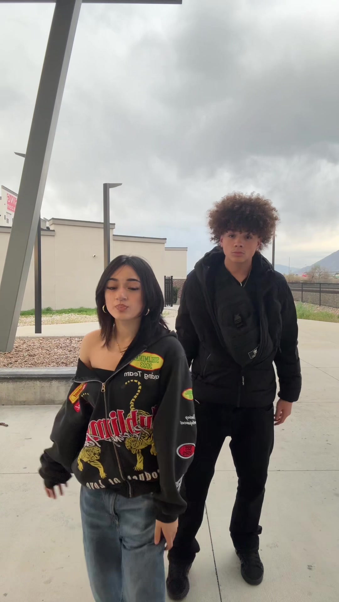 @￶