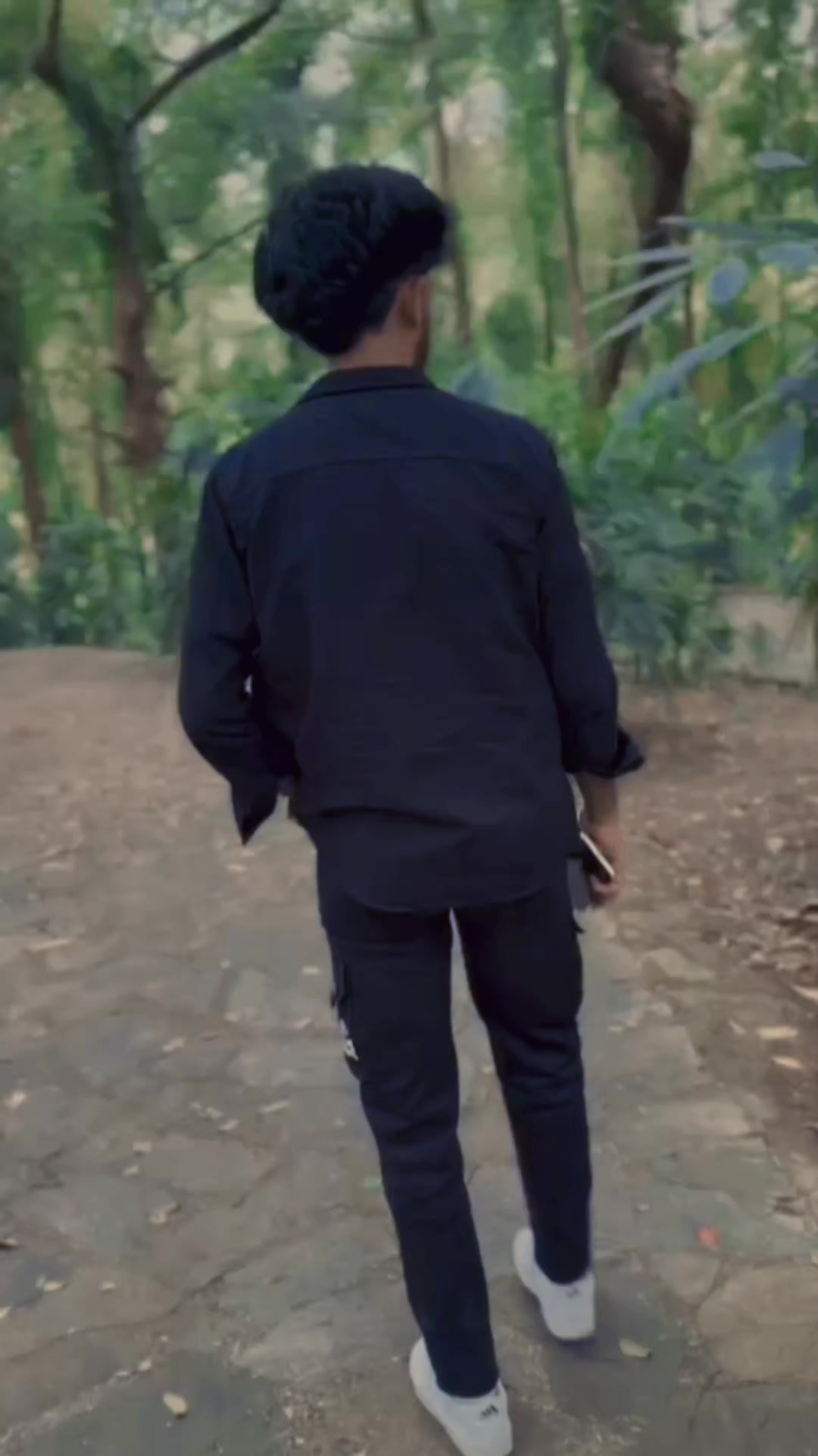 @𝗧𝗛𝗔𝗥𝗨 | තරූ | தரு 🐼🇰🇷✨