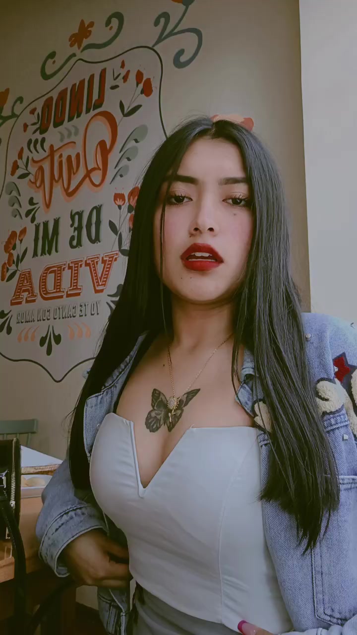 @𝒞𝑜𝓃𝓃𝓎🍓