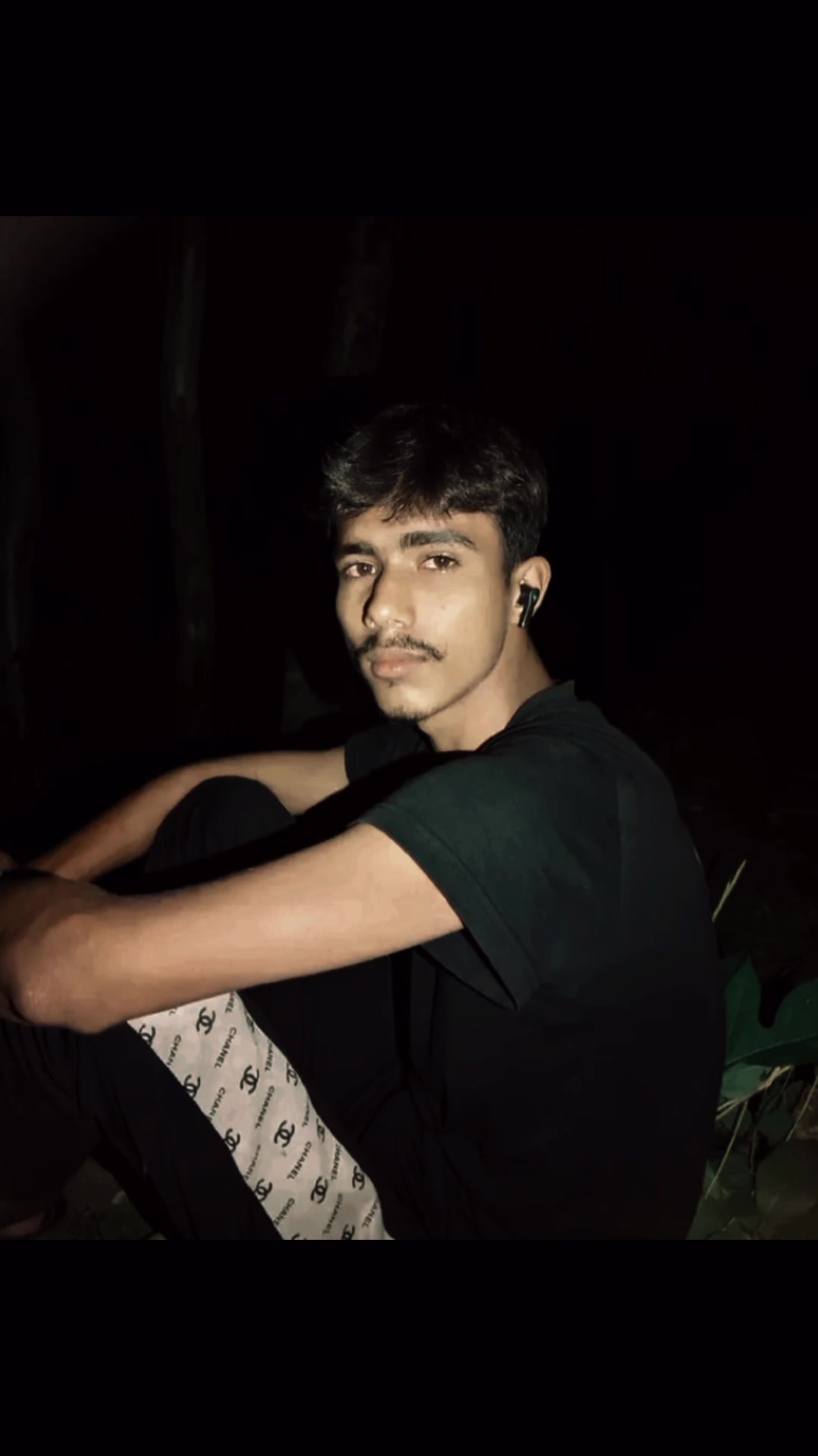 @➼J).. 😈.. 🤖