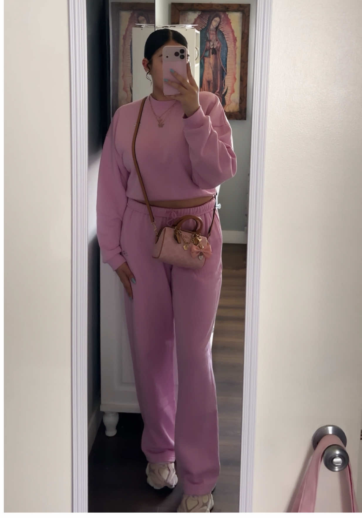 @𝐀𝐍𝐃𝐑𝐄𝐀