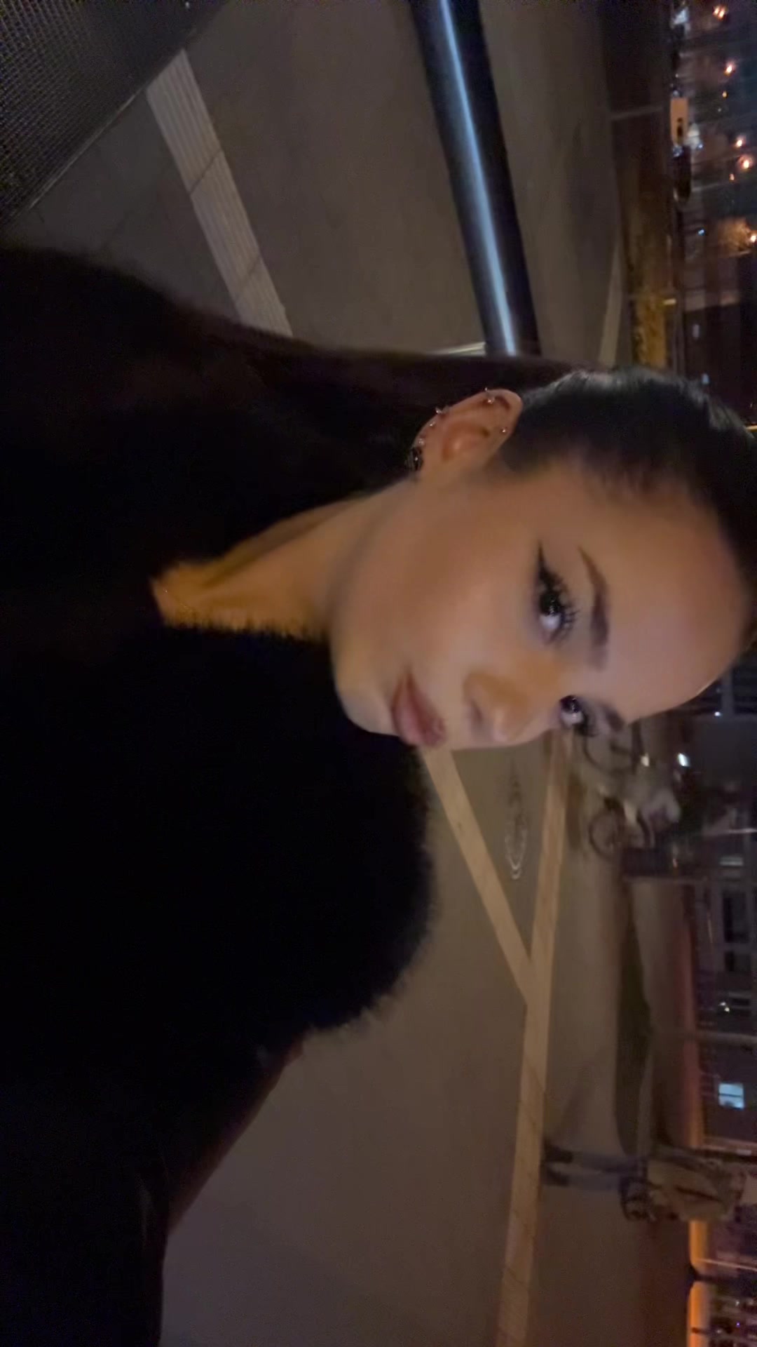 @🐰