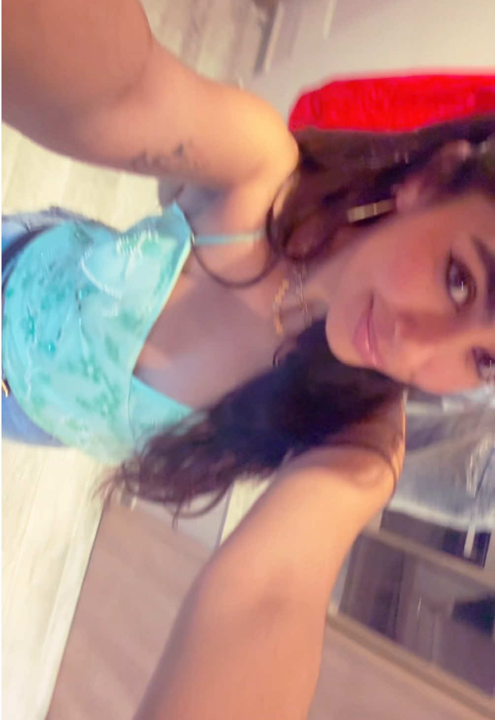 @hensisfits
