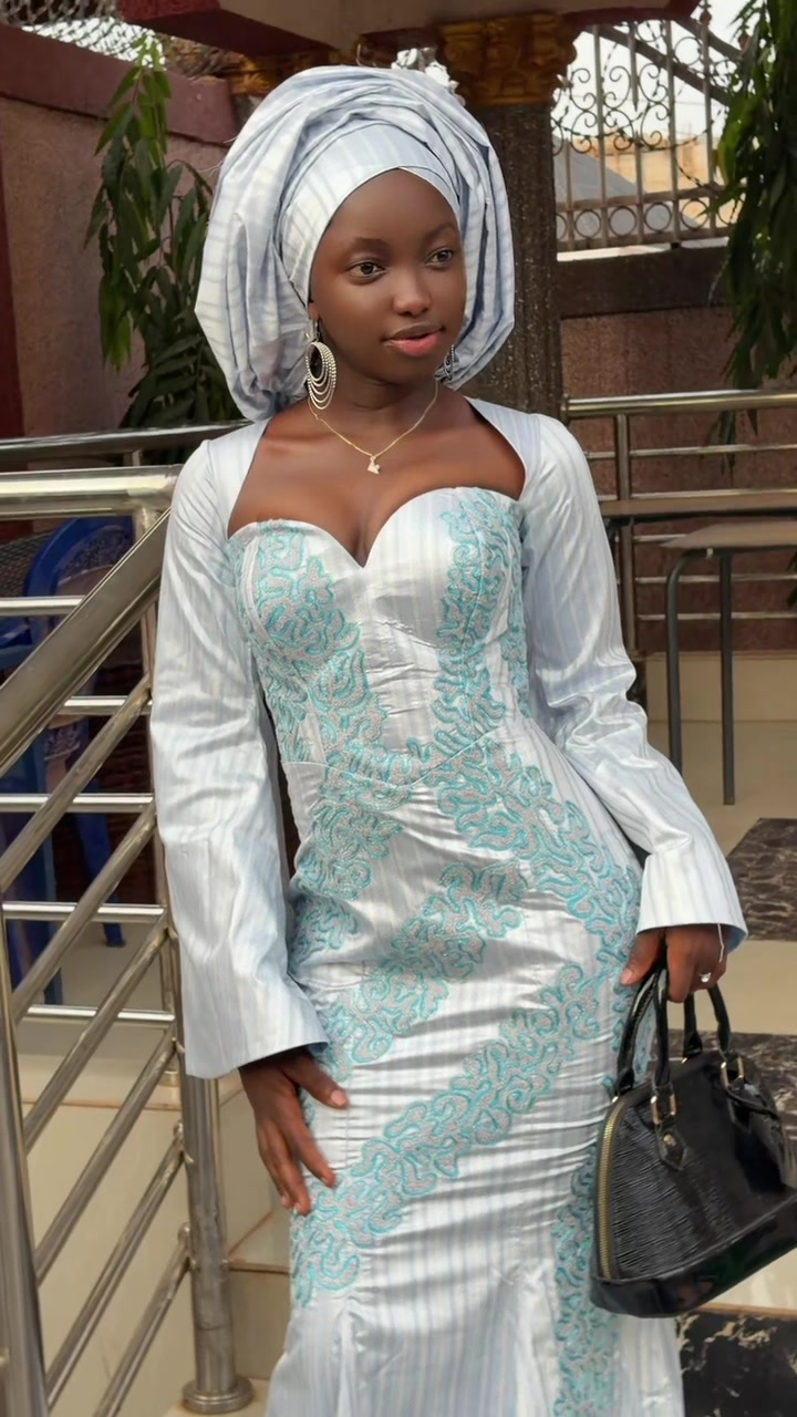 @Djamila Camara