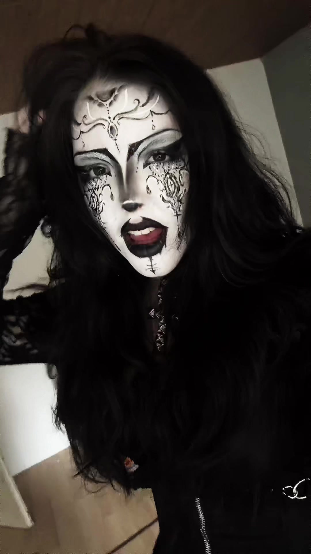 @[⛓️🕸️emily🕸️⛓️]