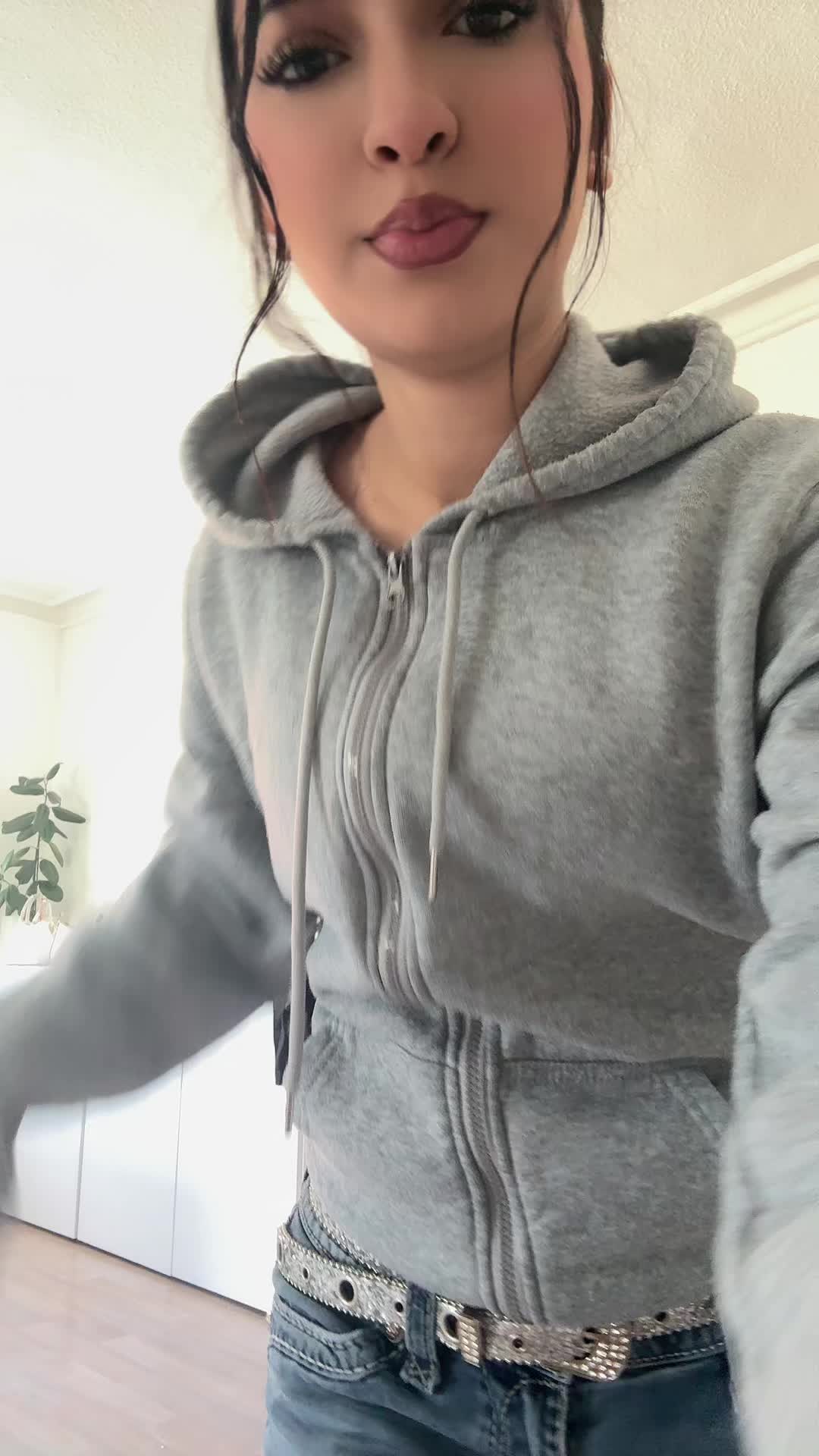 @naomiiii