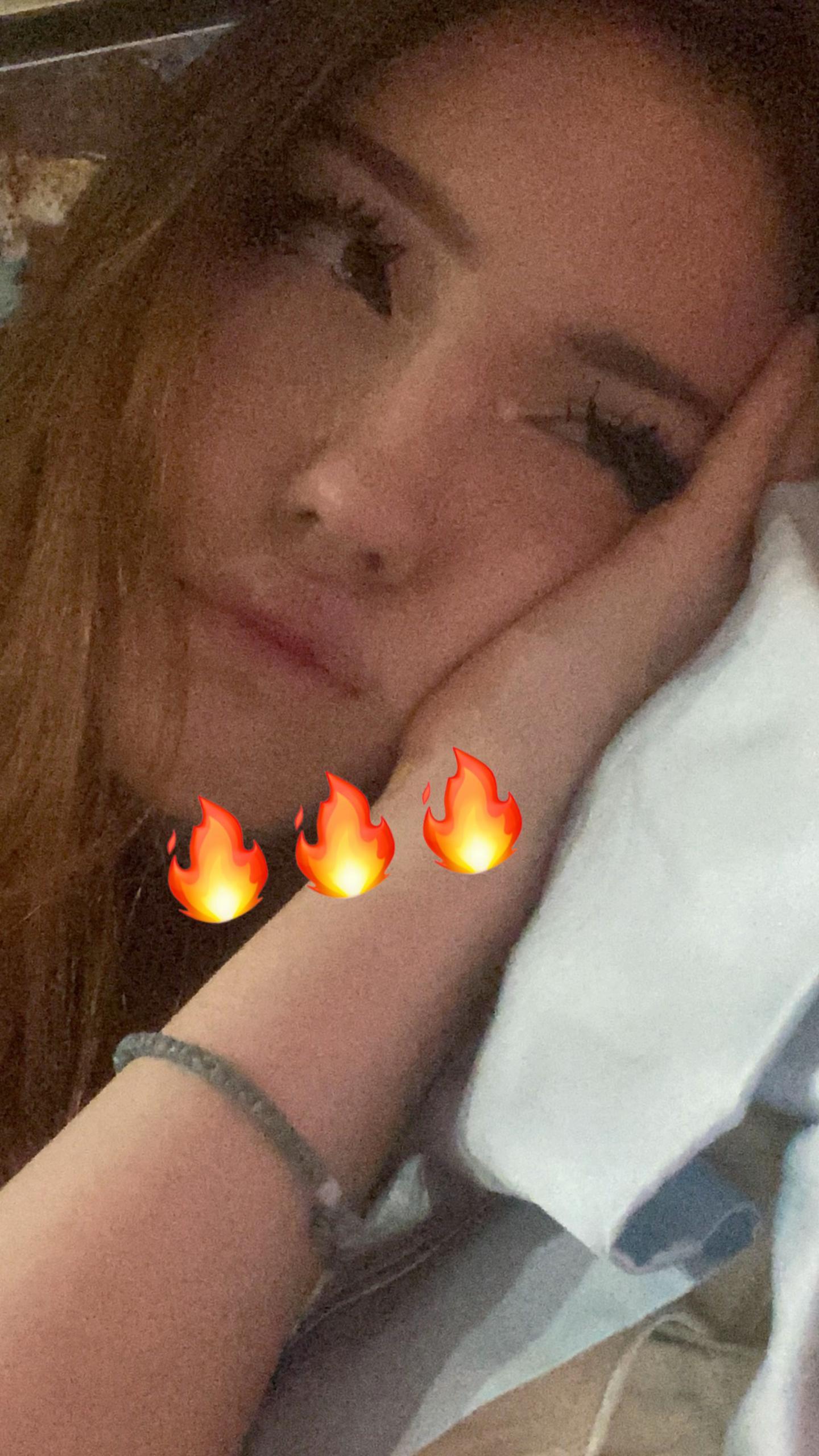 @👅