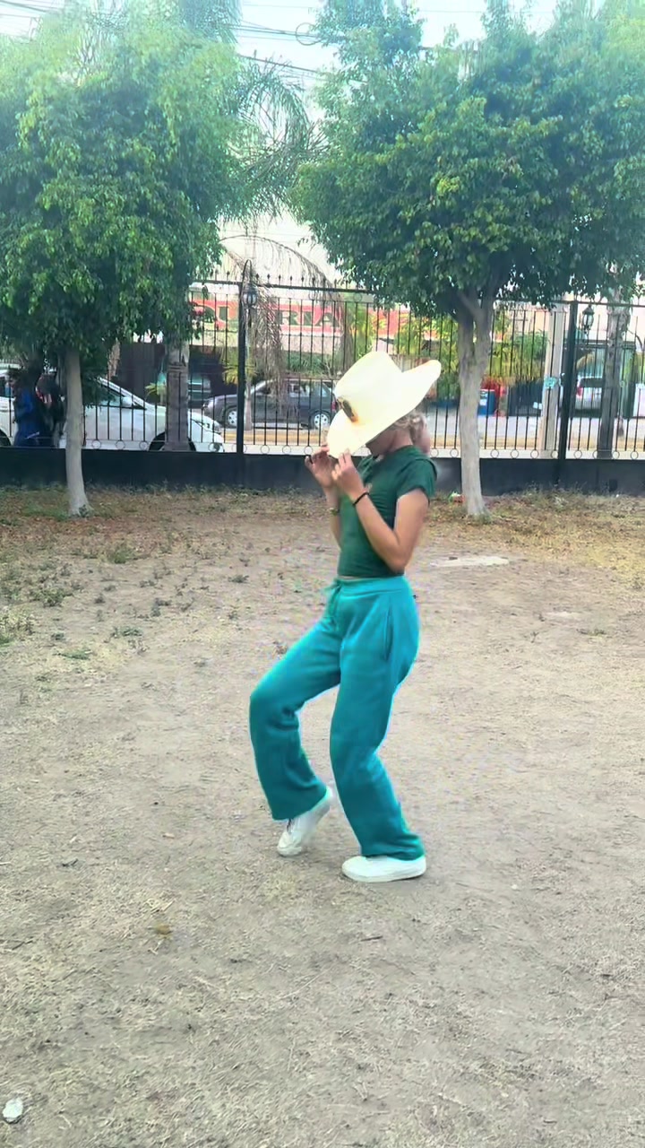 @casarez_jenni