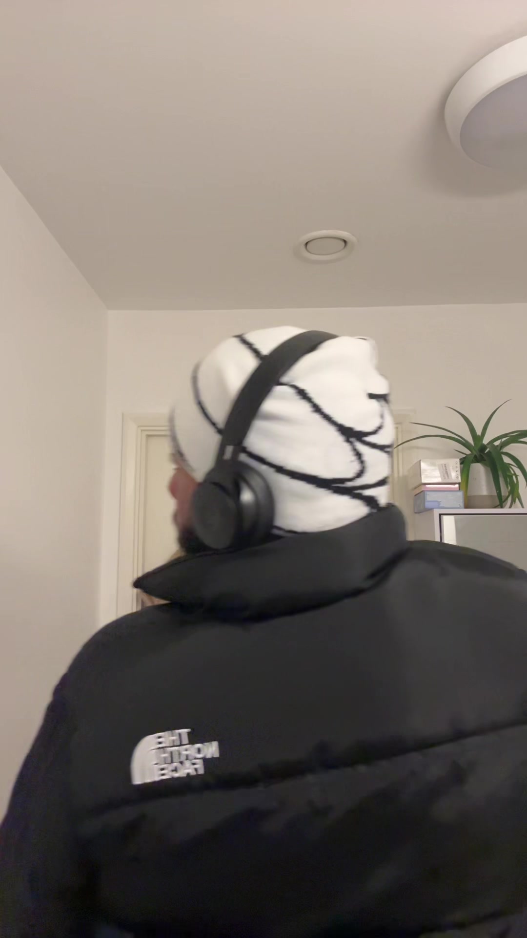 @S H A K