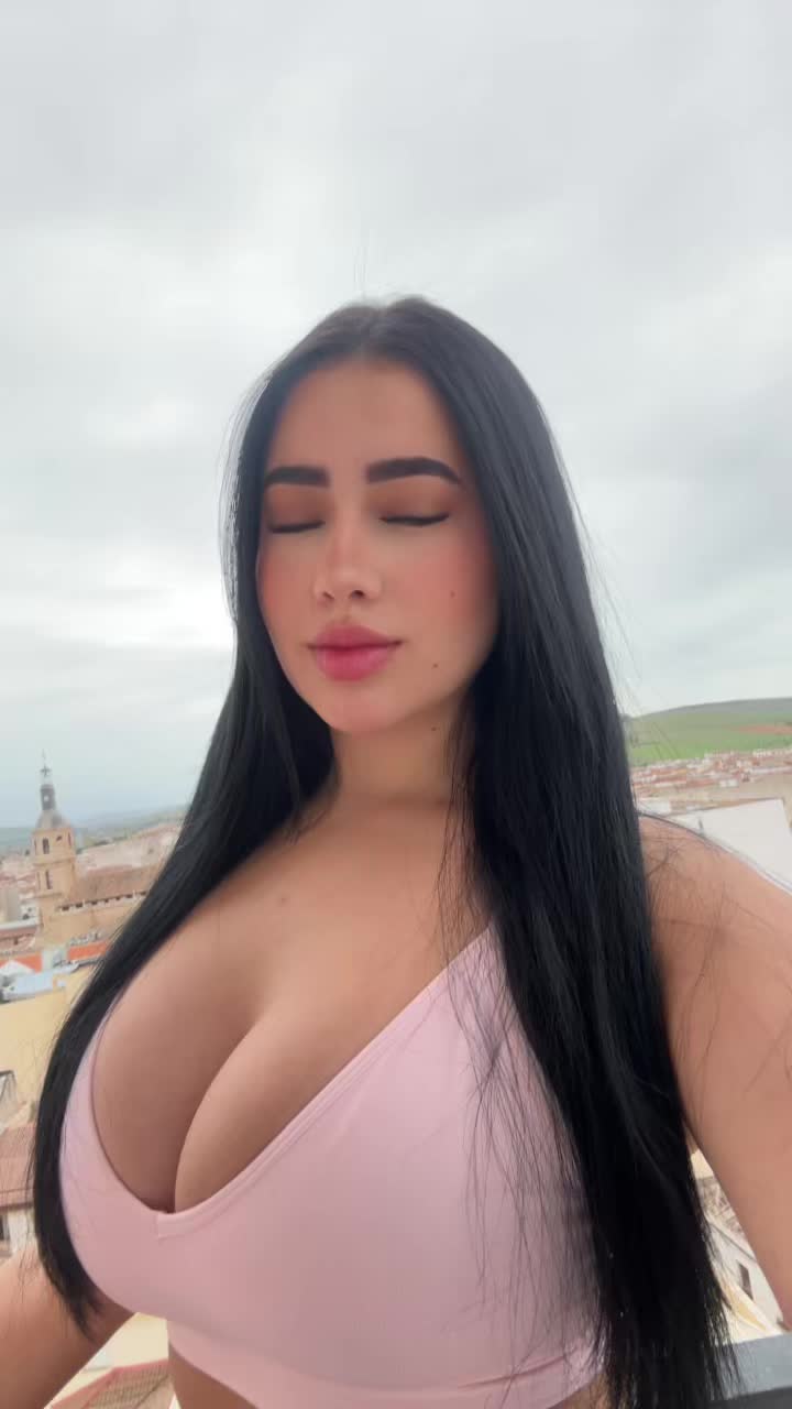 @valesuarezl_2  👑