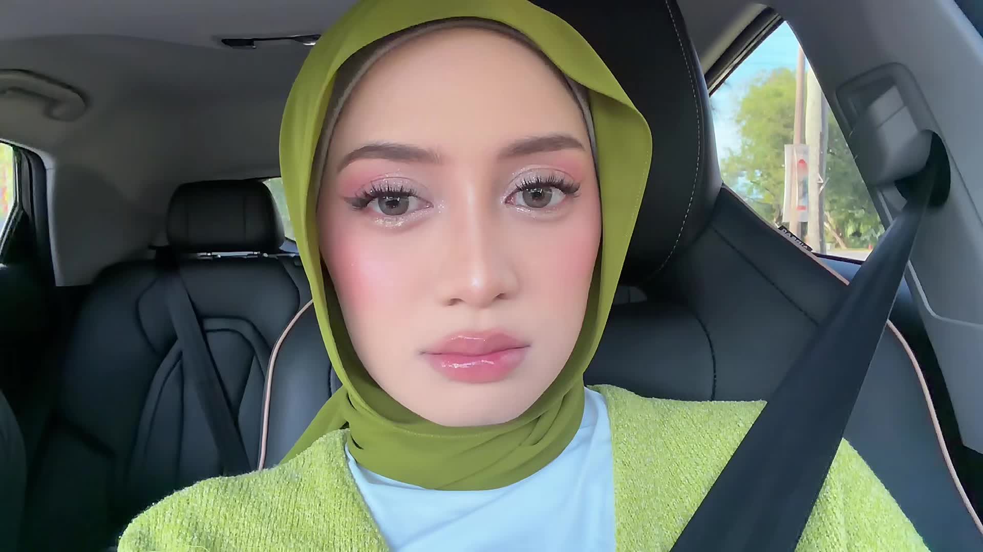 @yana hassan