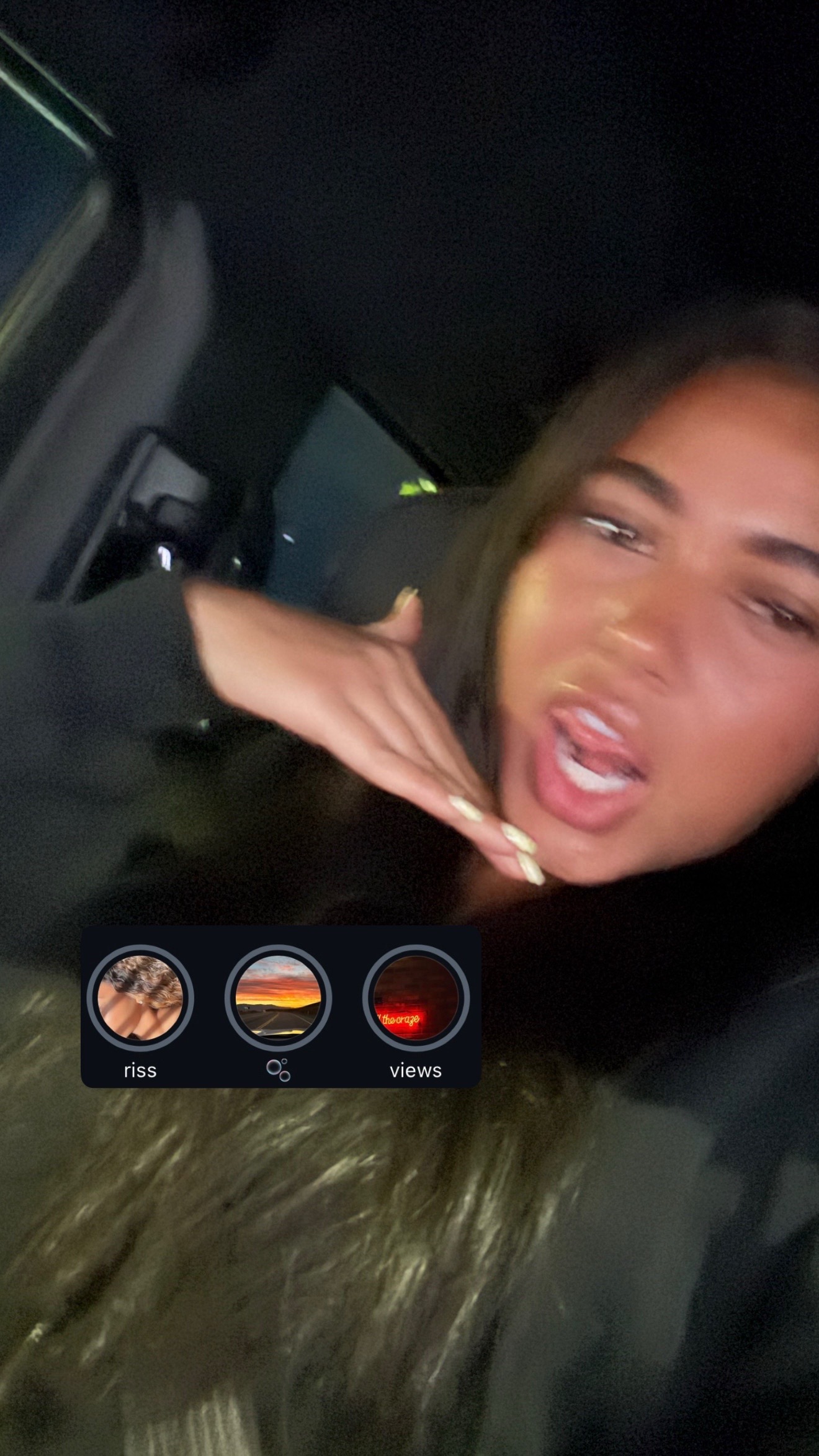 @🫶🏽