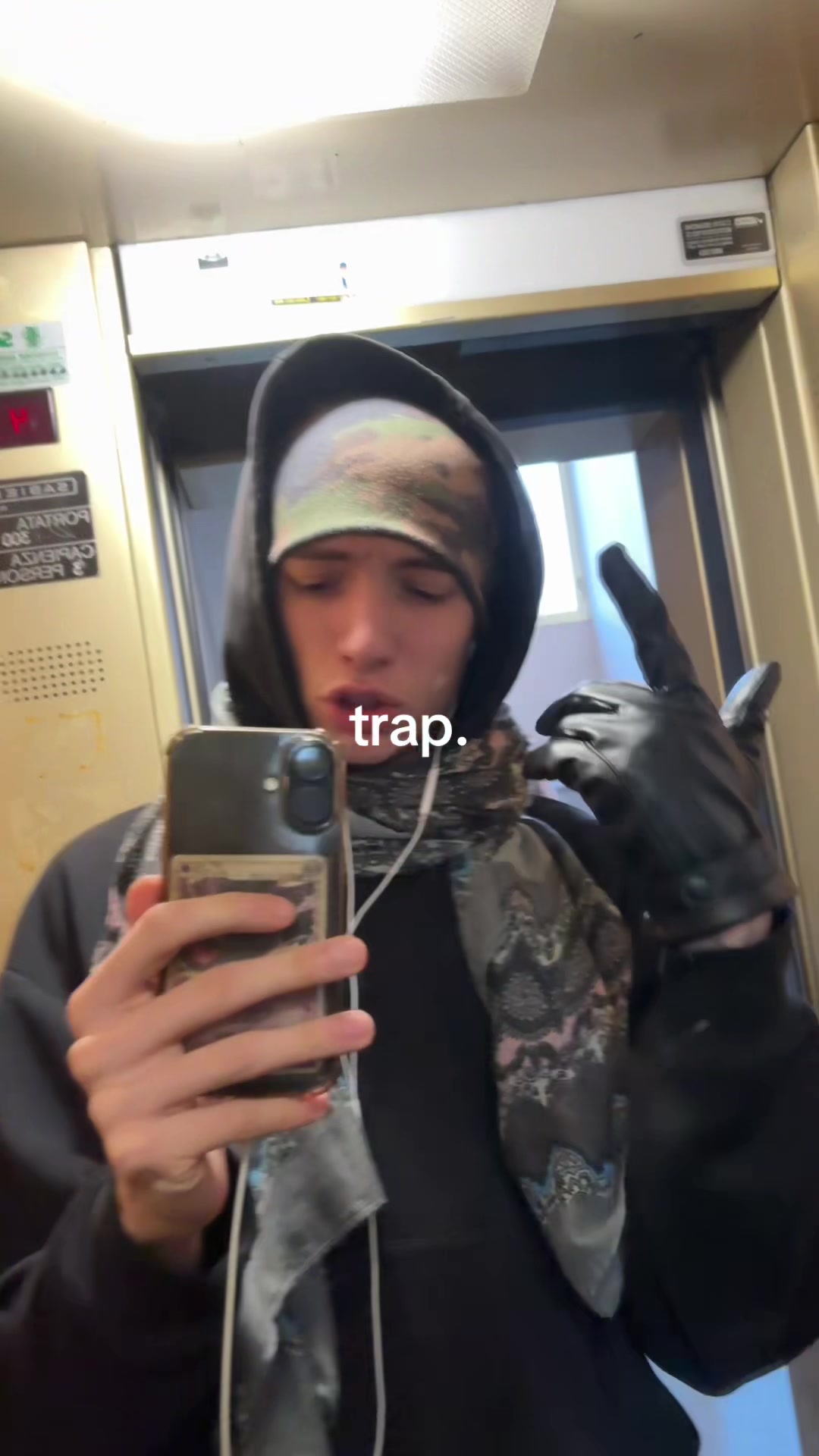 @Reskyu