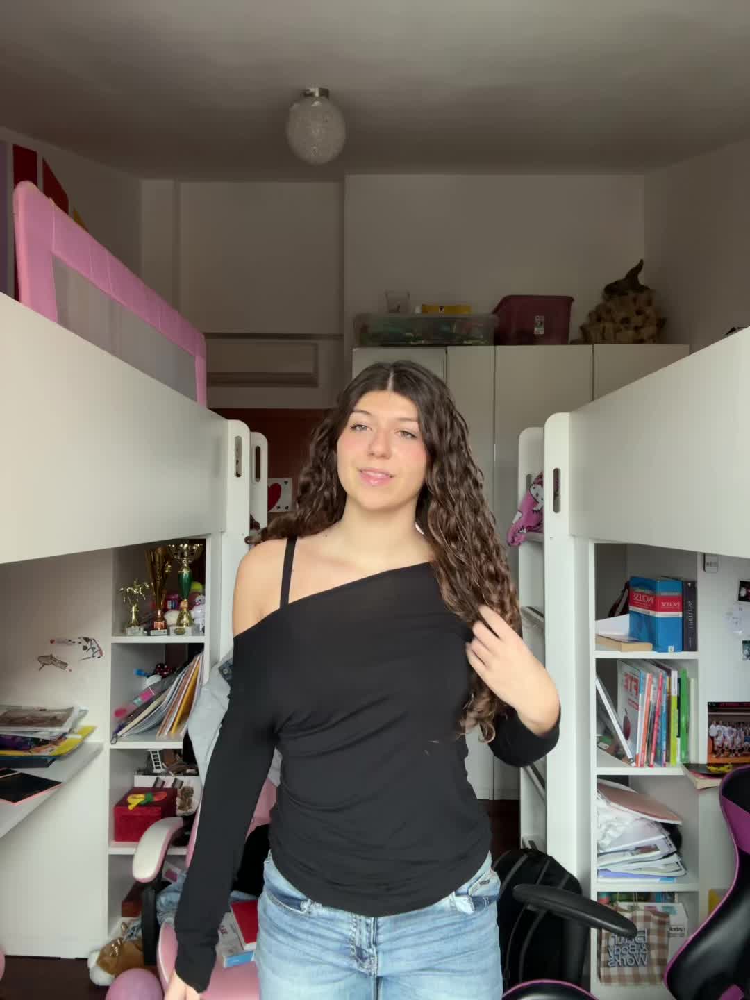 @𝓥𝓲𝓸𝓵𝓪 🎀