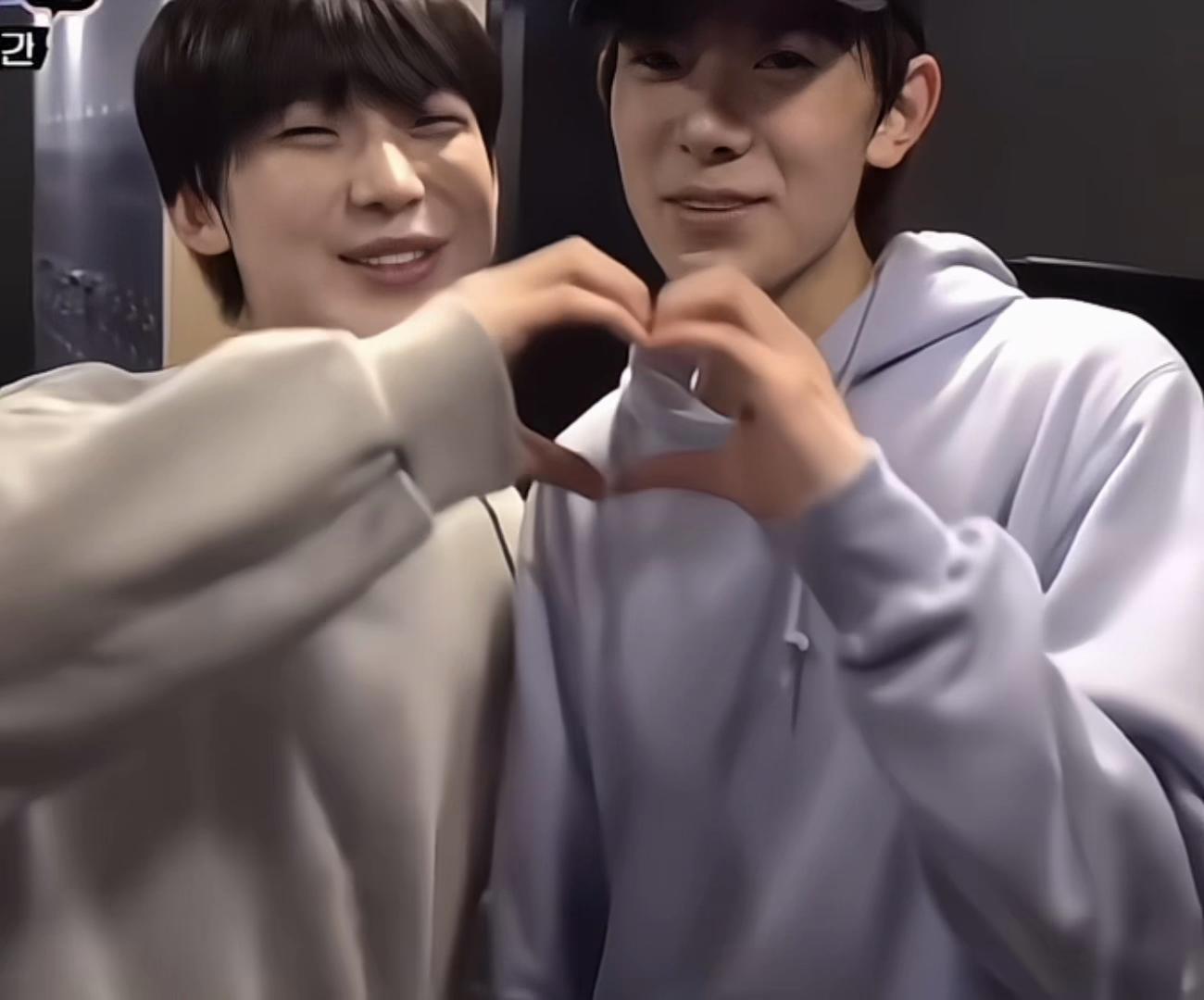 @Ꮪ𝗨𝝢𝗢𝗢🦊