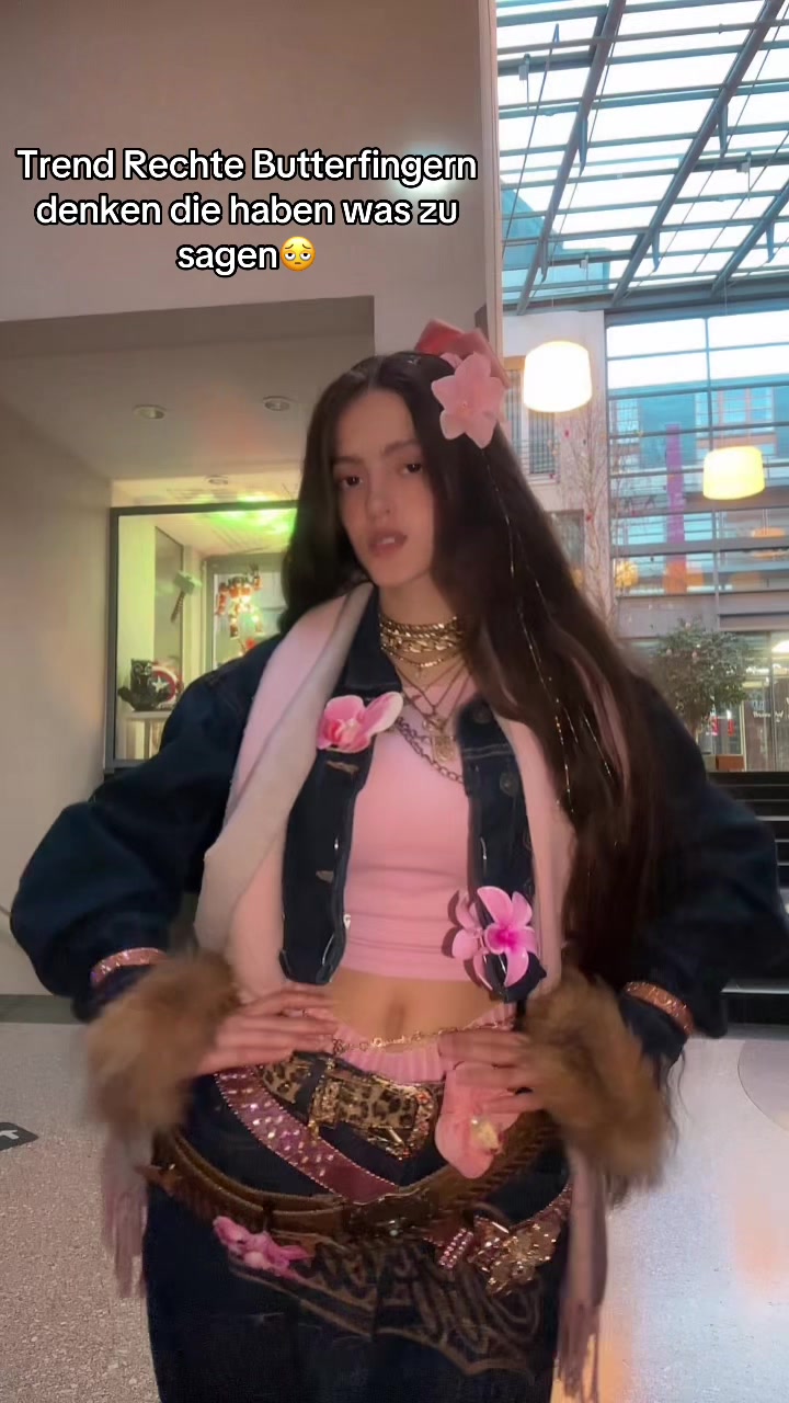 @𝕾𝖆𝖗𝖆