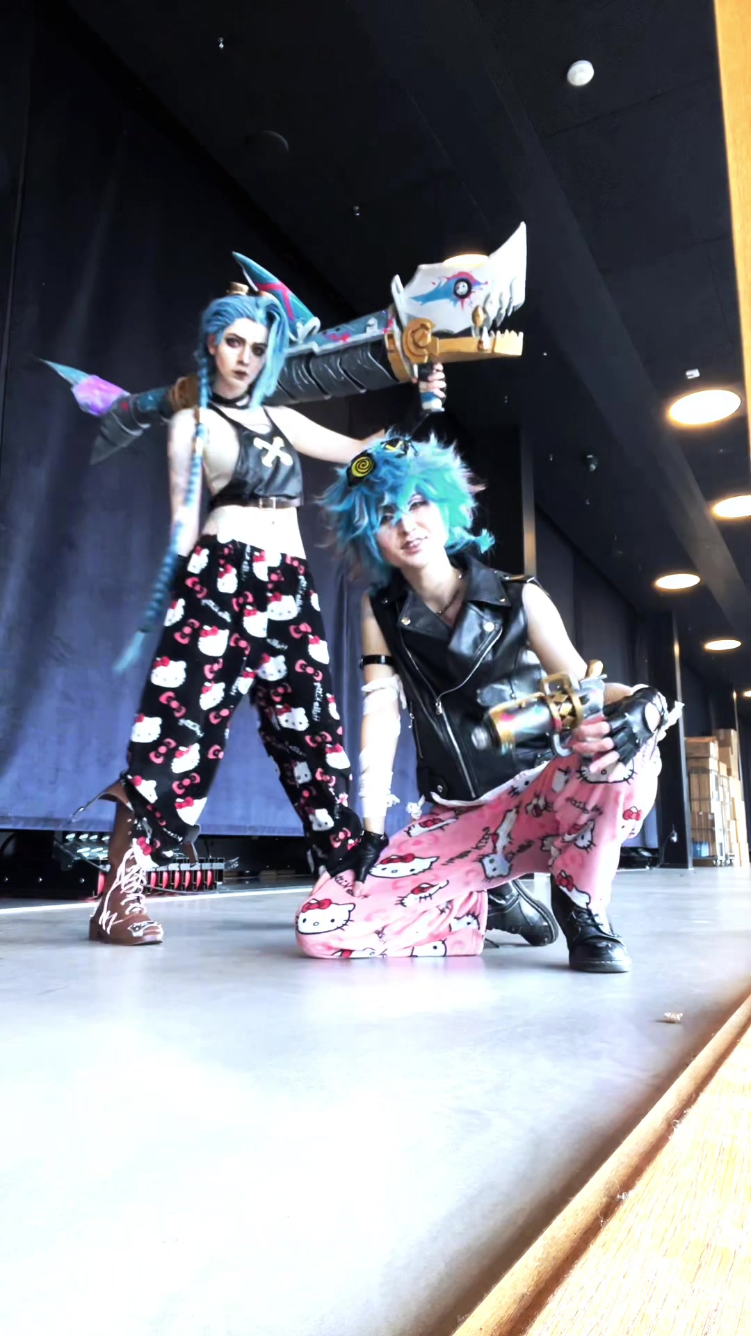 @mil0_cos