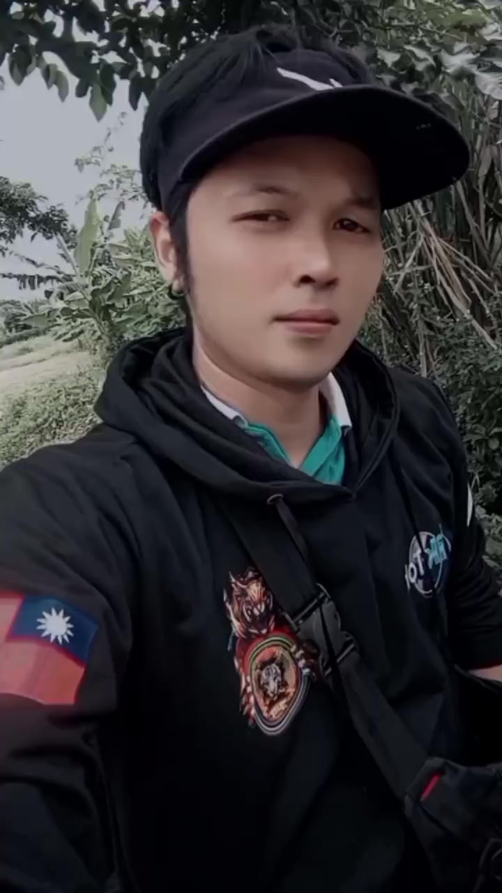 @𝐇𝔢𝔯𝔲 𝐎𝔣𝔣𝔦𝔠𝔦𝔞𝔩😎