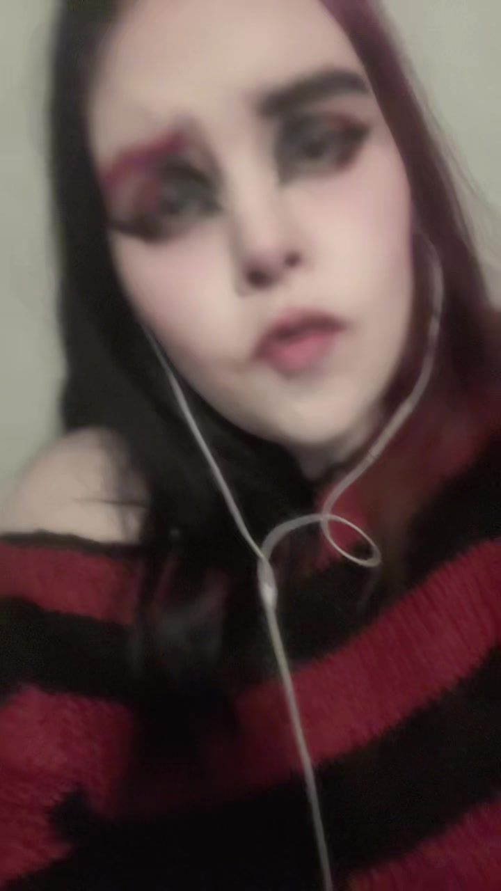 @WeepingRecluse🕷️