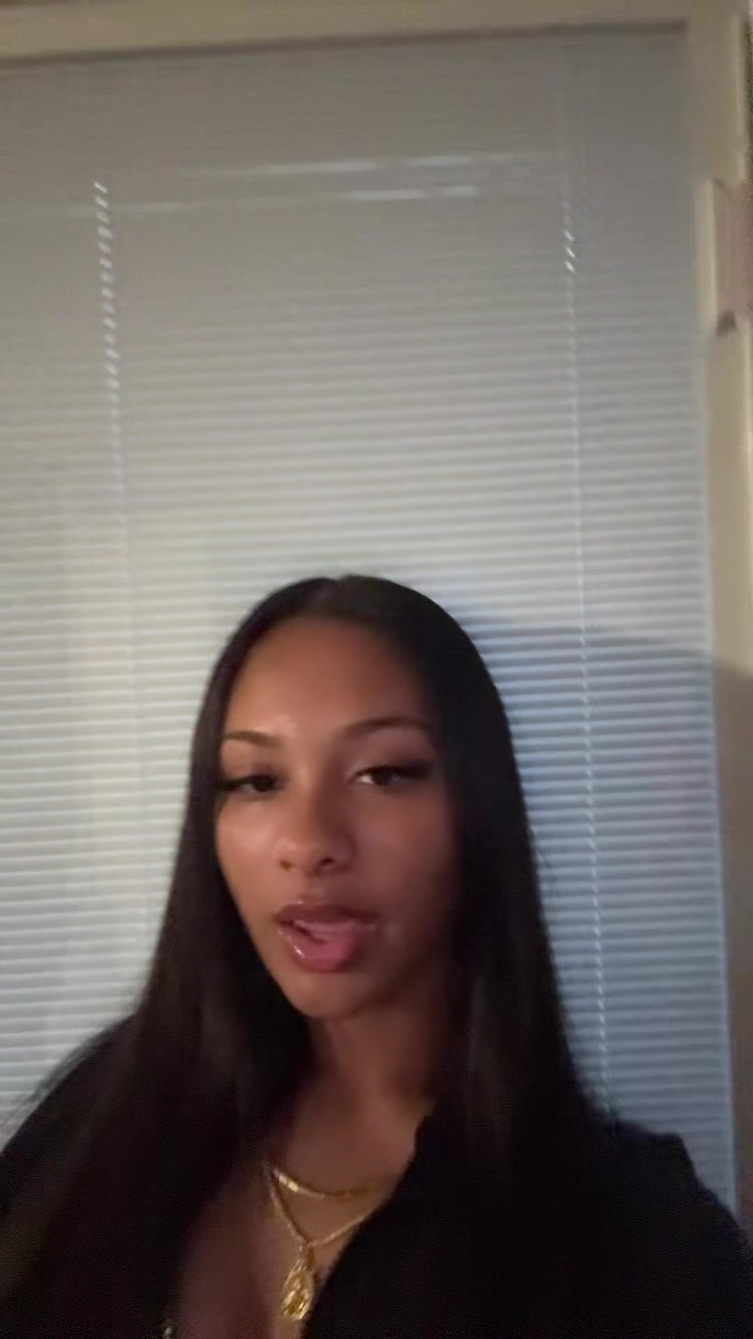 @🧛🏽&zwj;♀️