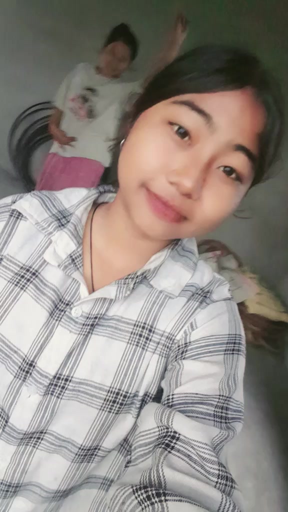 @🐼🦋Aakriti...😊😫🖤