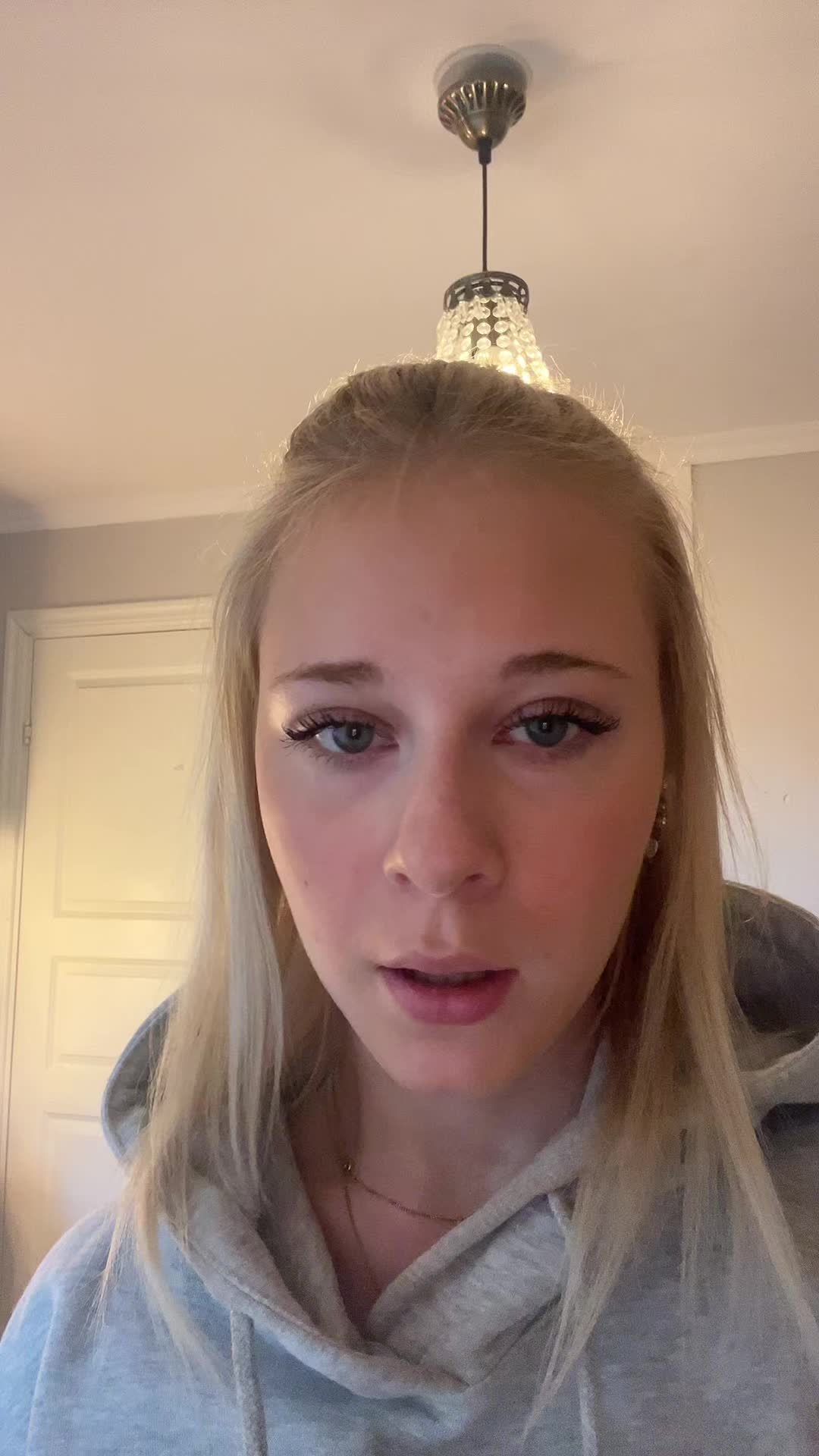 @𝕃𝕚𝕤𝕖𝕟