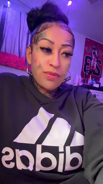 @SheWalksBetweenWorlds
