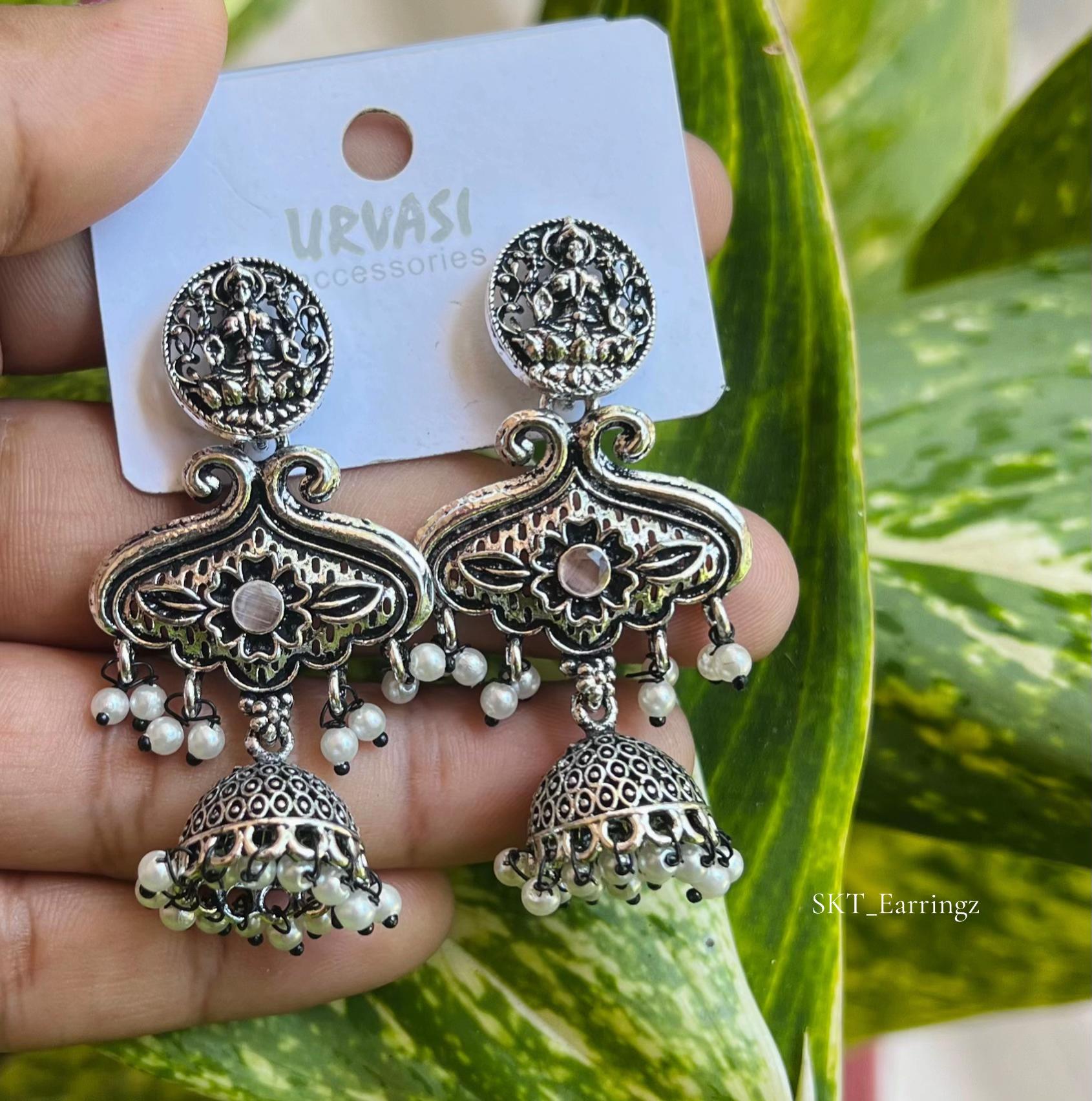 @skt_earringz.lk