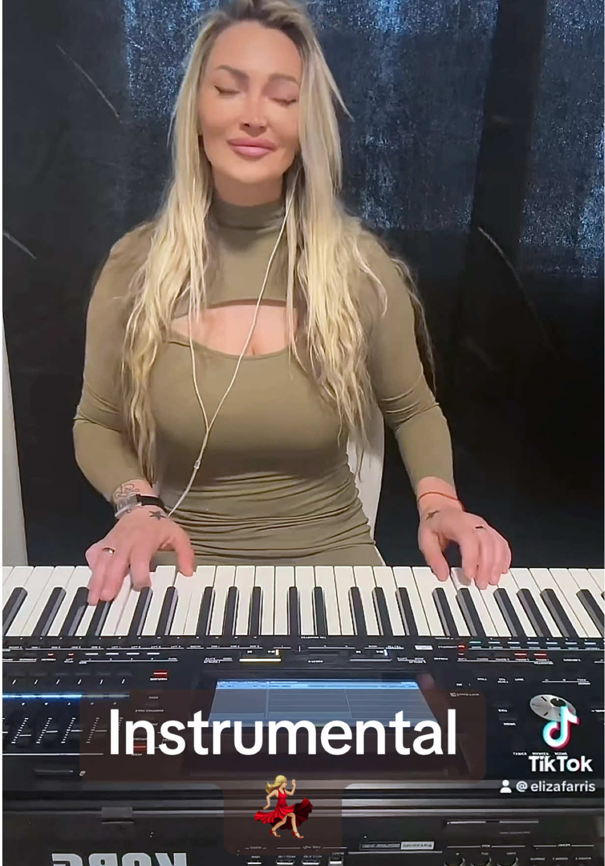 @Eliza Farris🎙🎹🎶