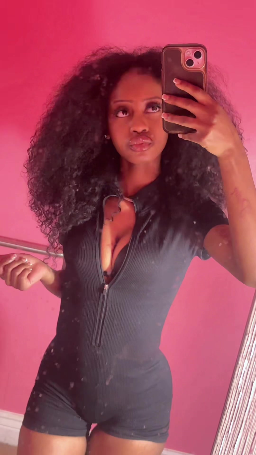 @missniakay