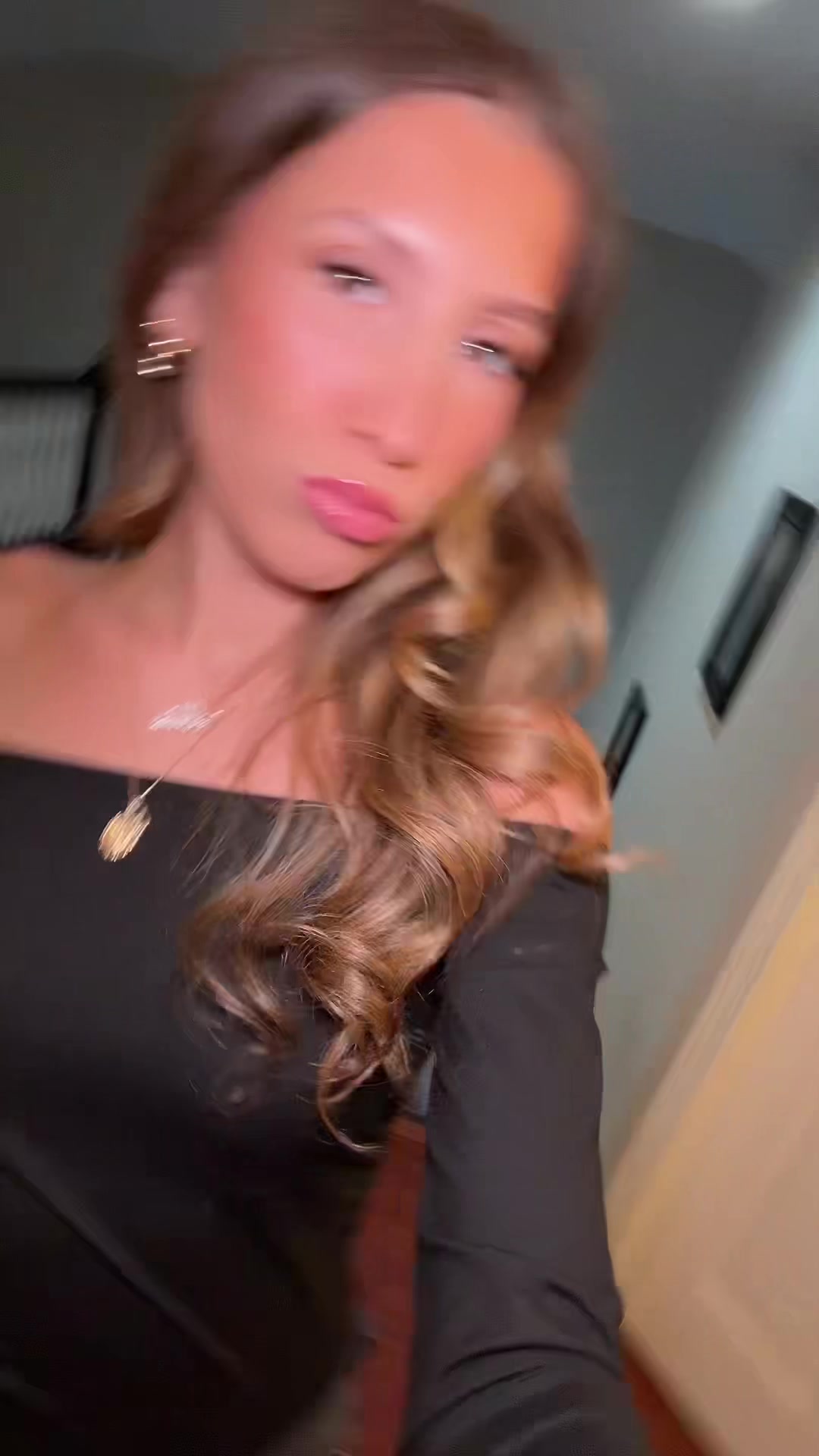@izabella