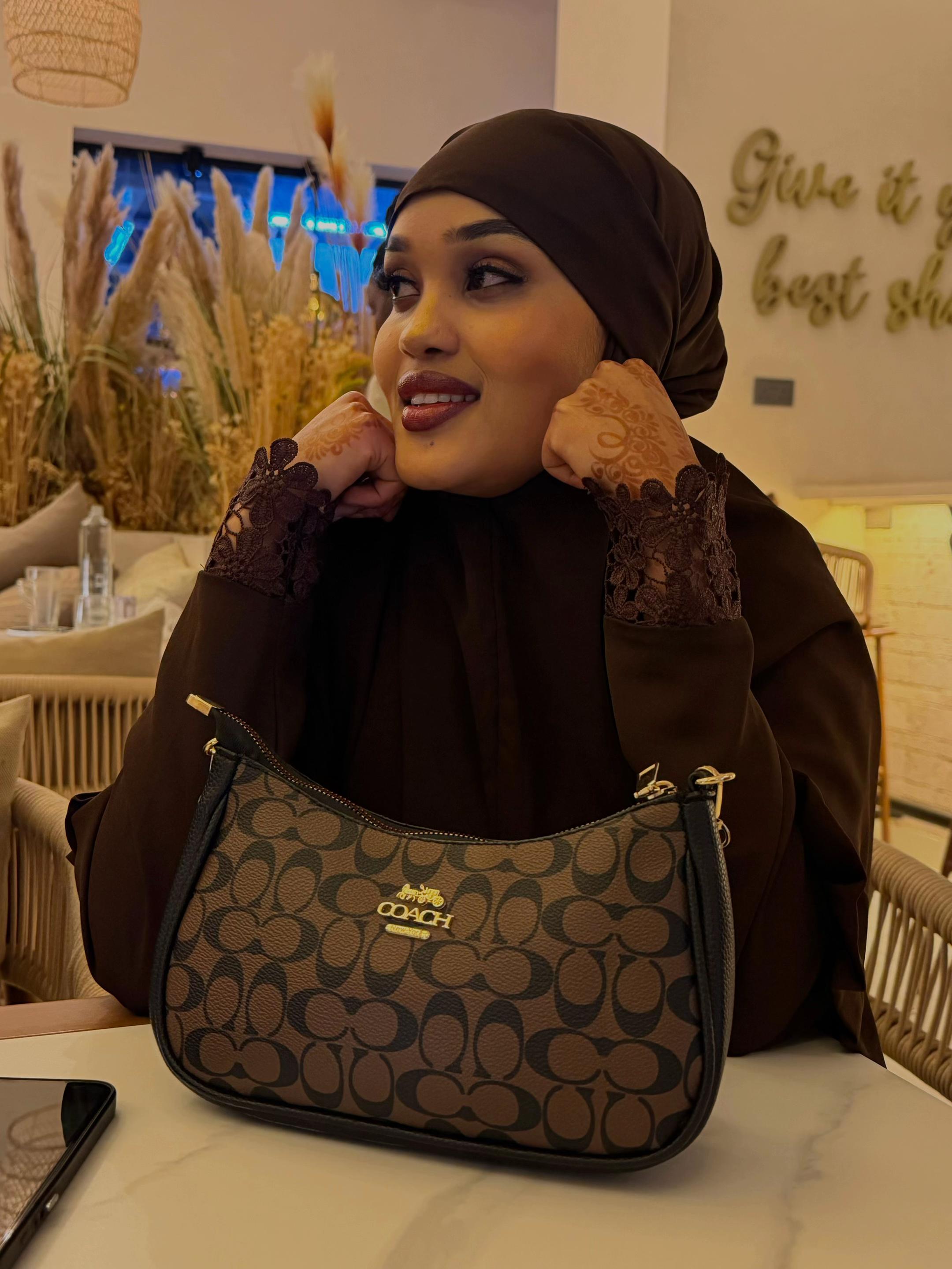 @SAMIA SAYIT👑