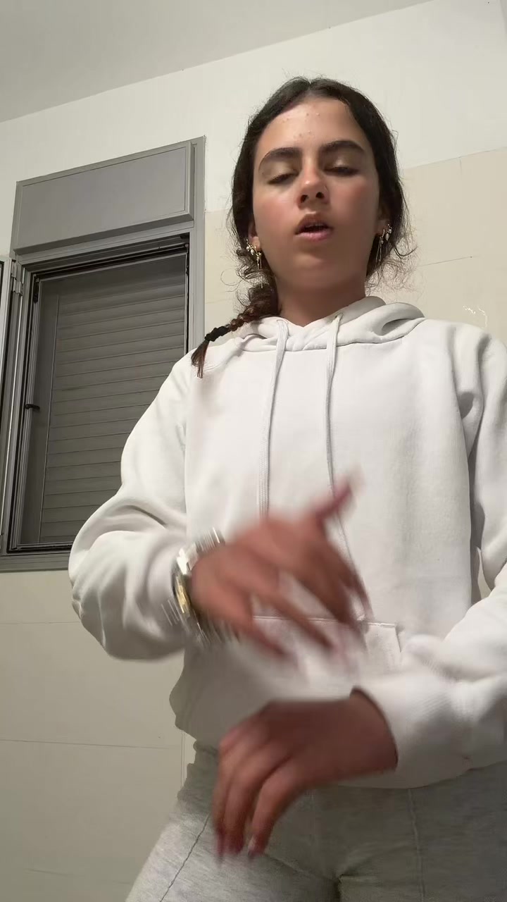 @maya.kohn_