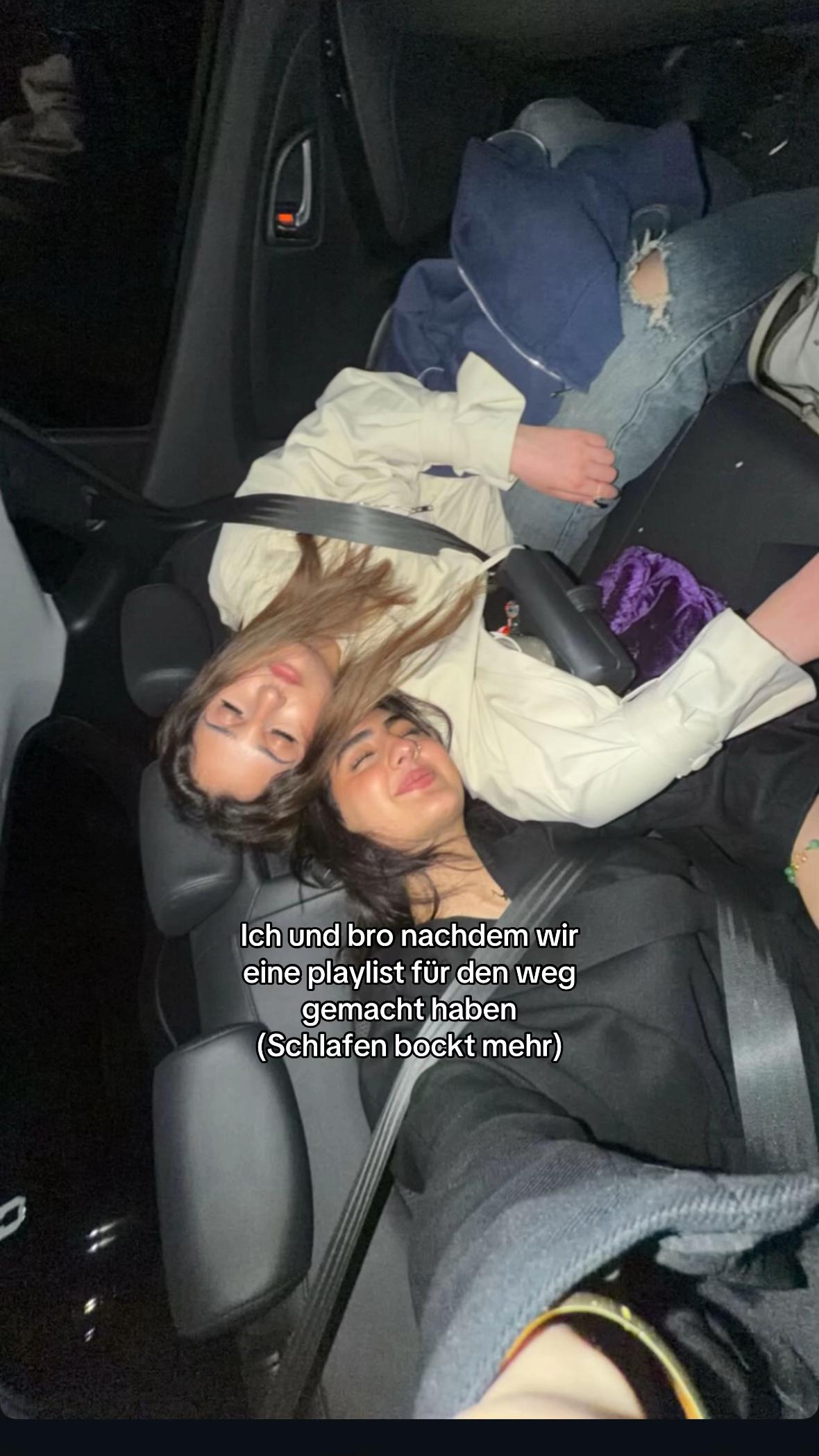 @Mania🤍