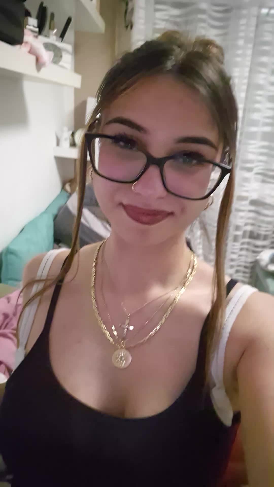 @𝒗𝒆𝒓𝒐𝒏𝒊𝒌𝒊_