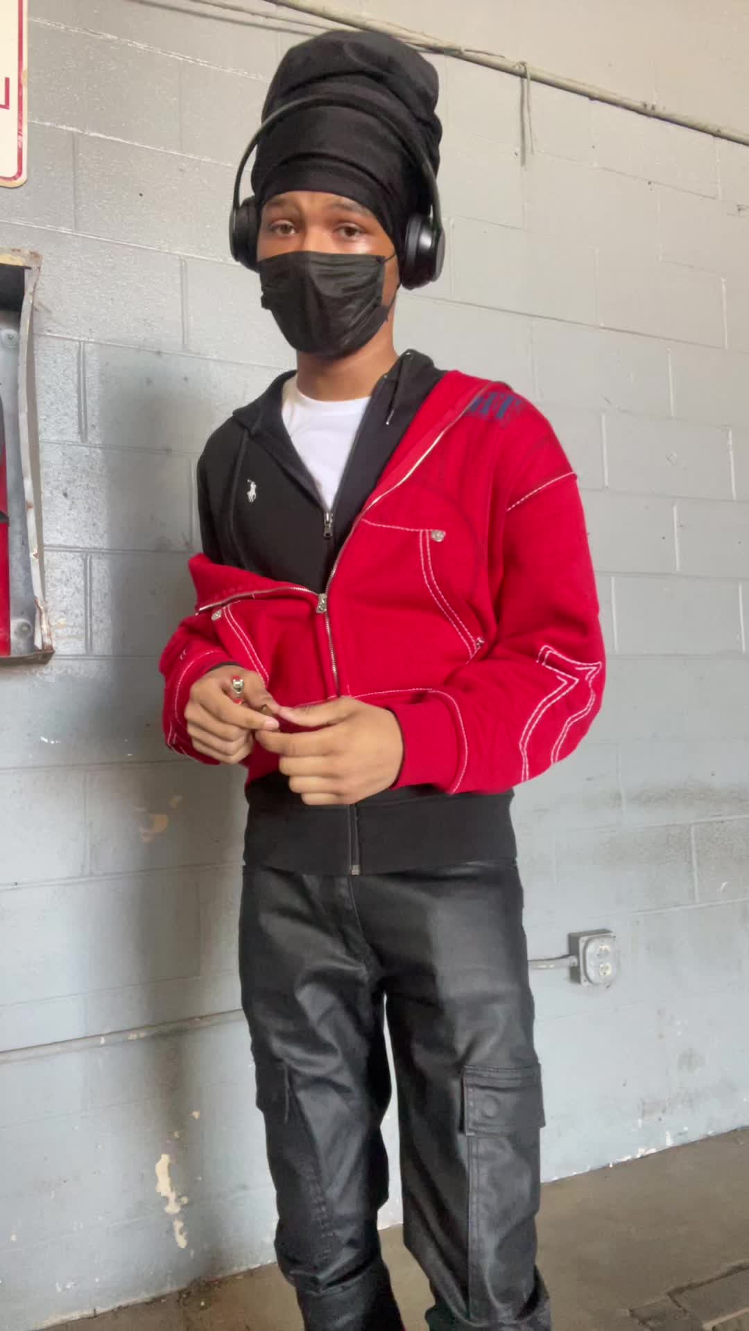 @Bj