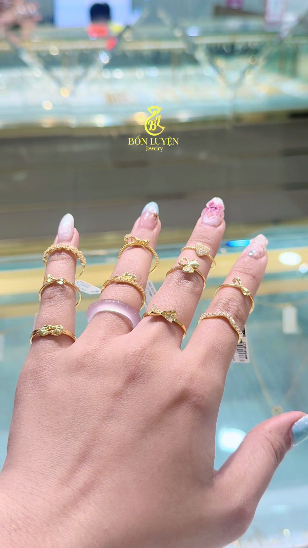 @Bốn Luyện Jewelry
