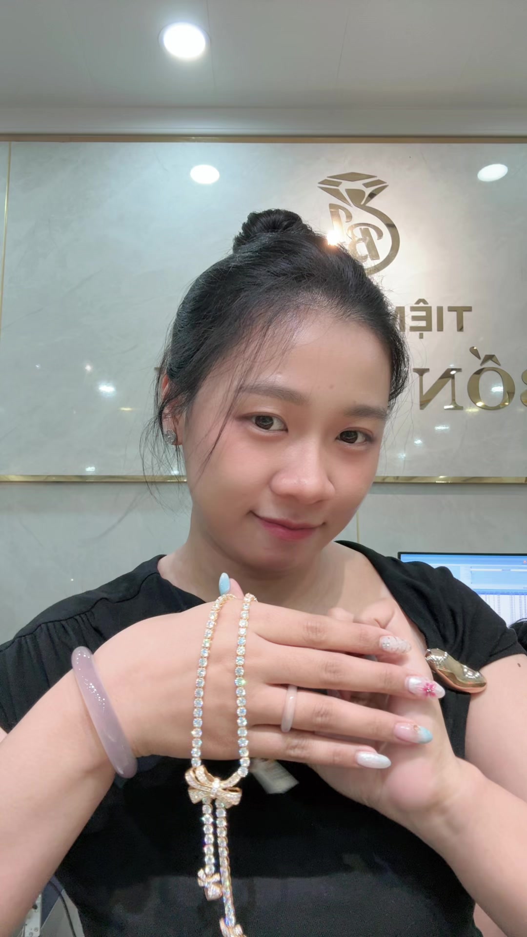 @Bốn Luyện Jewelry