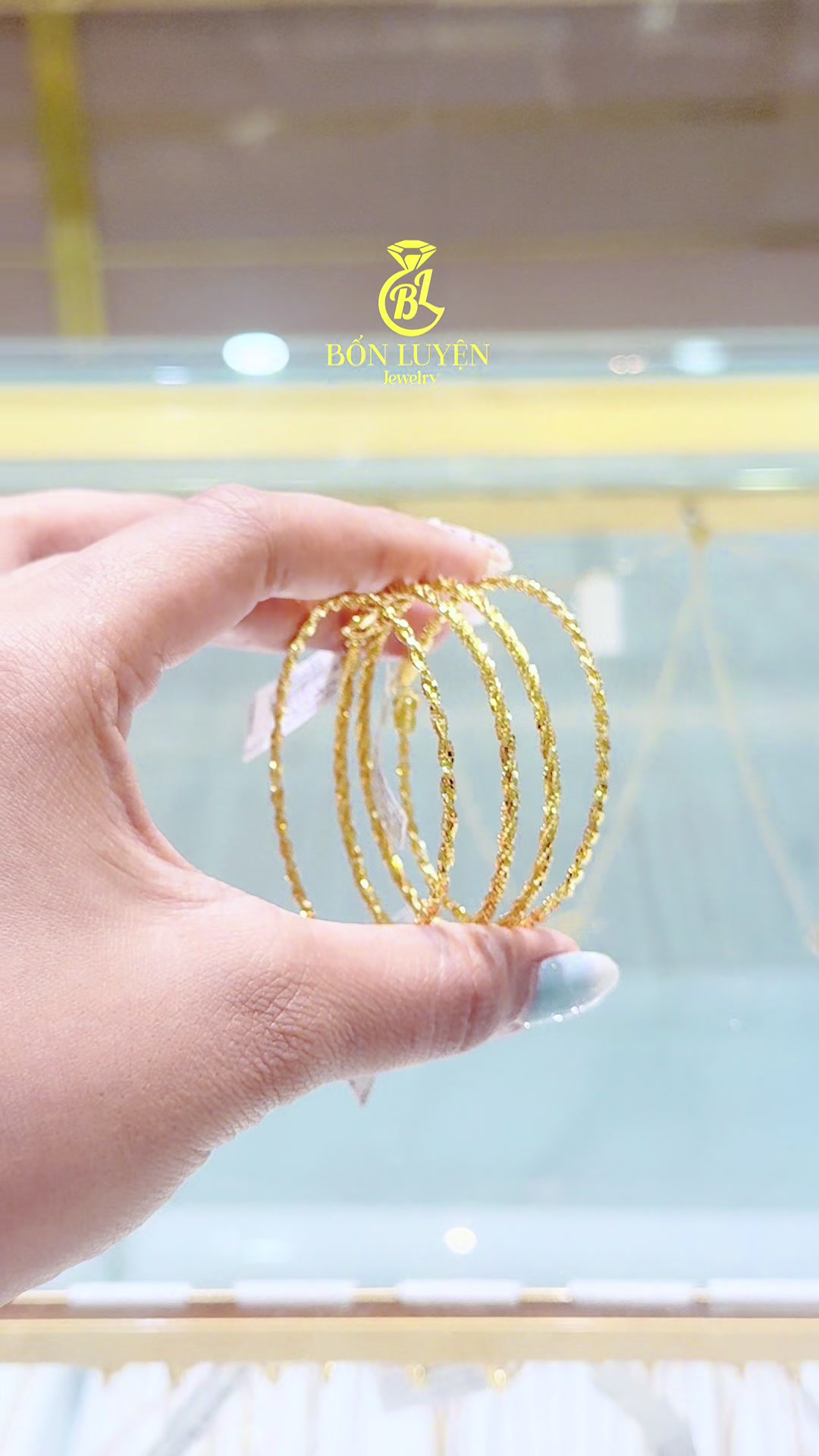 @Bốn Luyện Jewelry