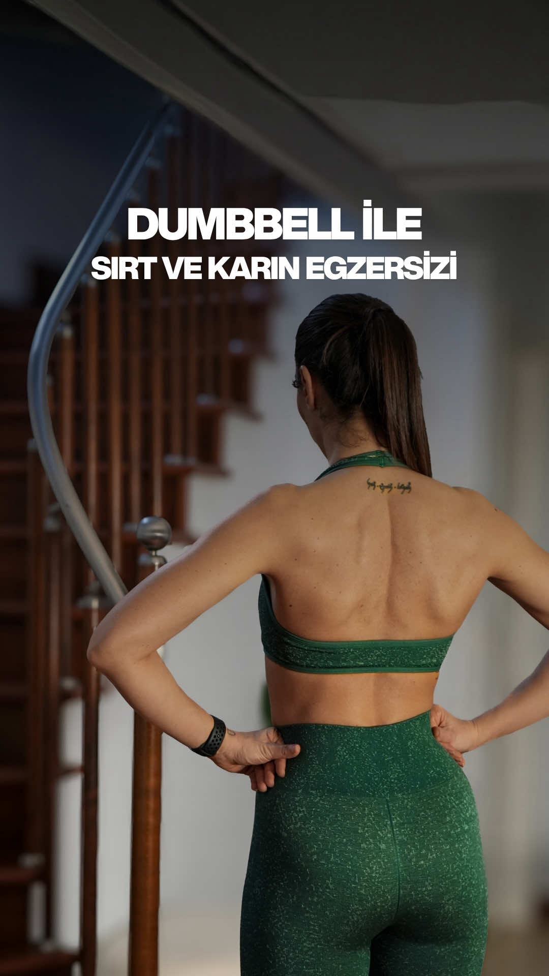 @Melis &Ouml;zel K&uuml;lahlı