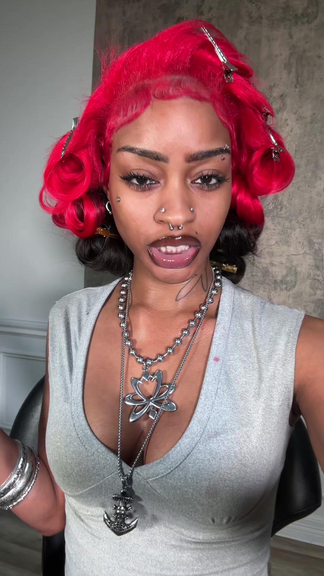 @himynamesunsirae