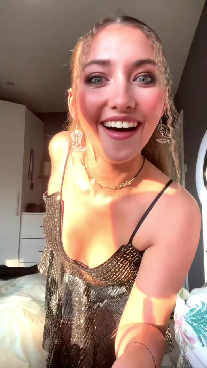 @Itsbeckyryan
