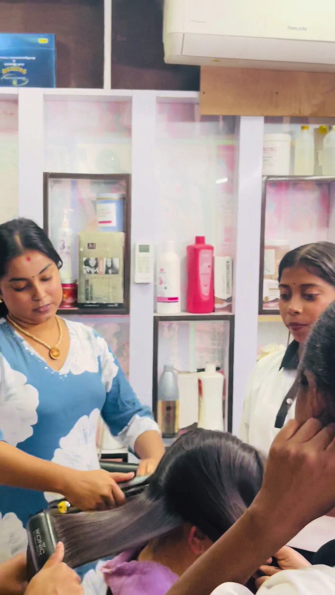 @Shila--makeup studio parasi