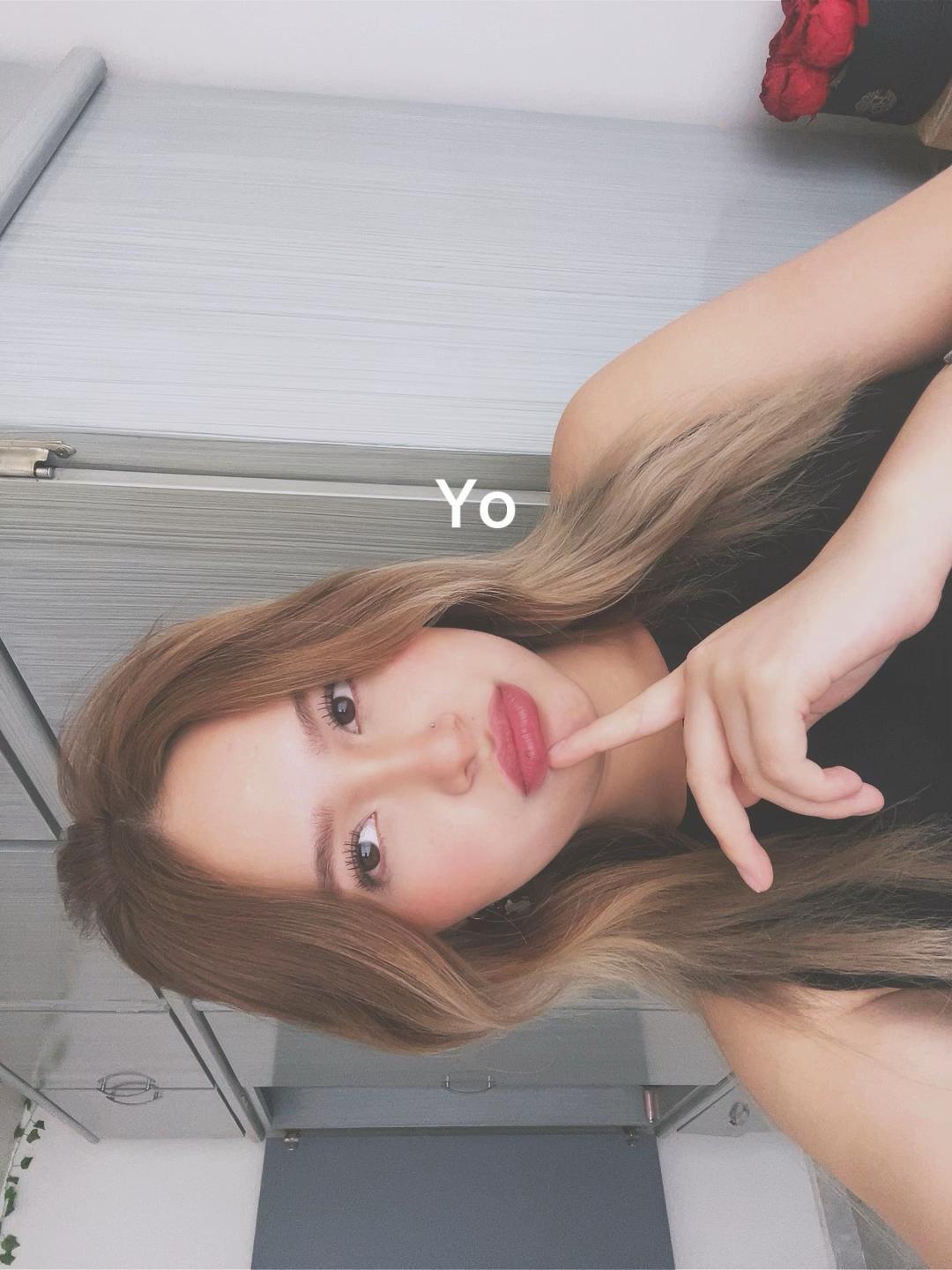 @🧘🏼&zwj;♀️
