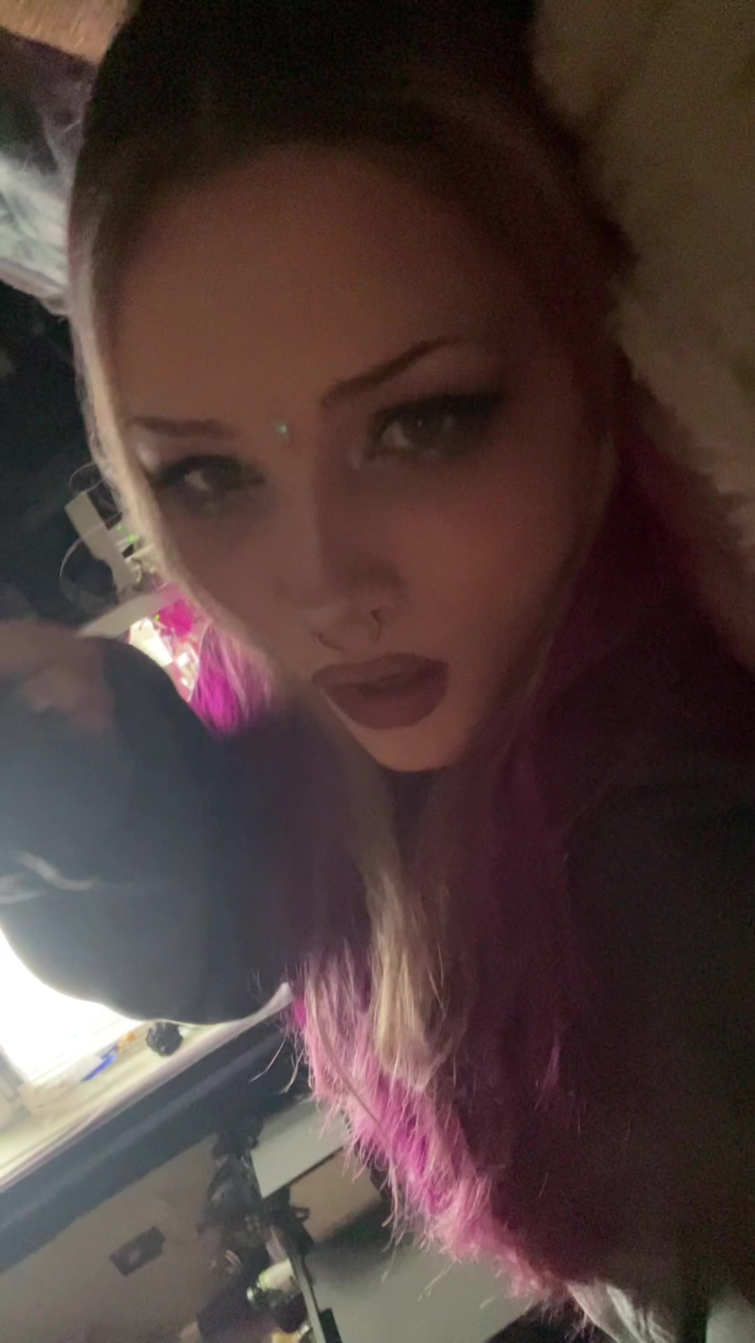@♱